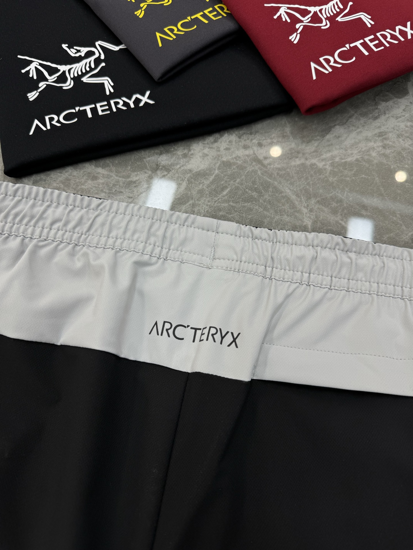 
        ARC'TERYX始祖鸟2025ss新款拼接短裤🩳原单推荐！鸟家这一季的设计真的是一绝