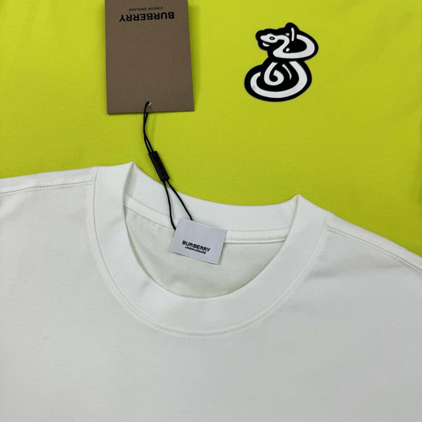 BBR*巴宝-莉2025s新品短袖T恤，宽松版型男女同款！新款造型立体植绒工艺.帅气时尚，简约百搭款。先