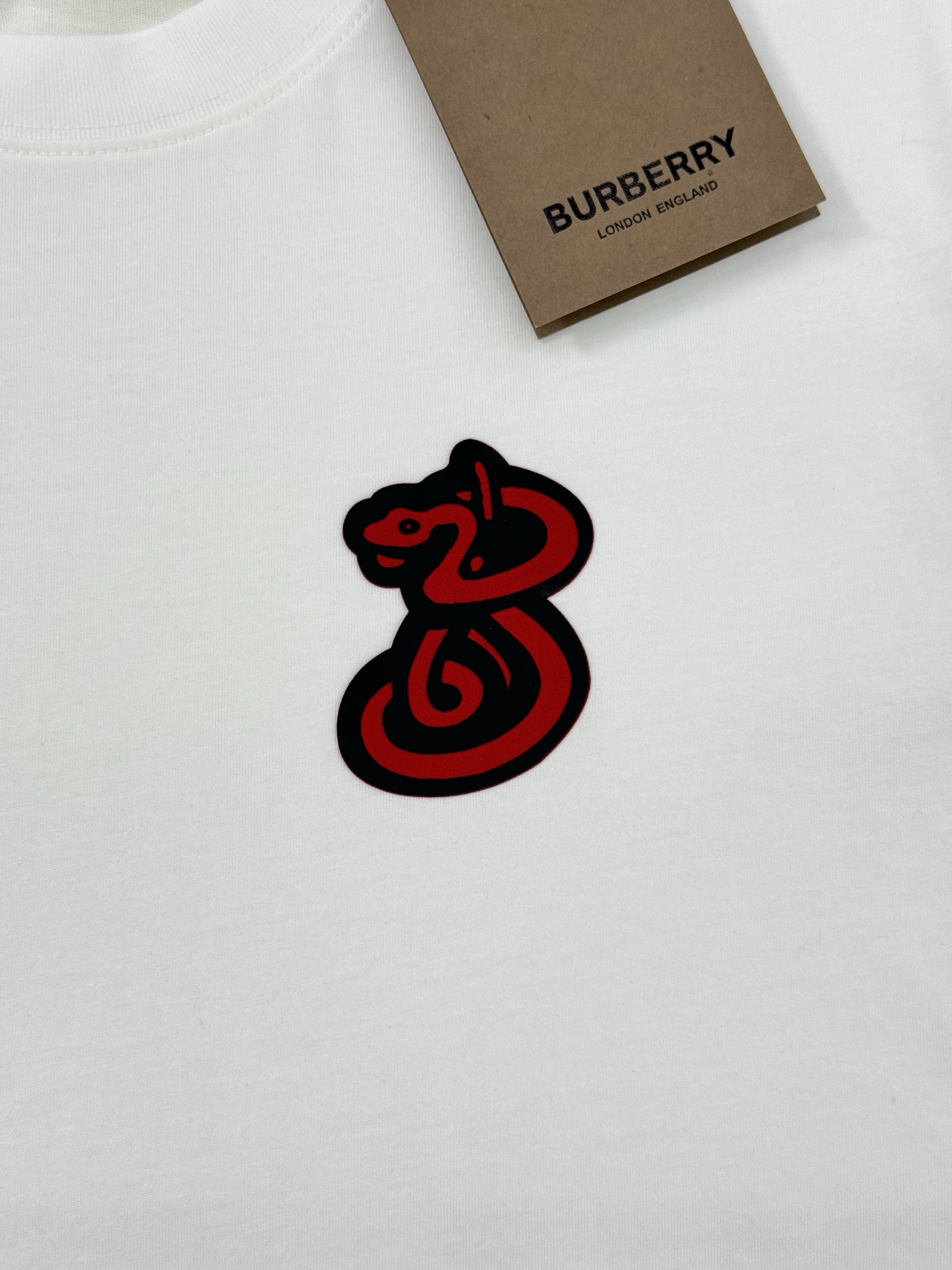 BBR*巴宝-莉2025s新品短袖T恤，宽松版型男女同款！新款造型立体植绒工艺.帅气时尚，简约百搭款。先