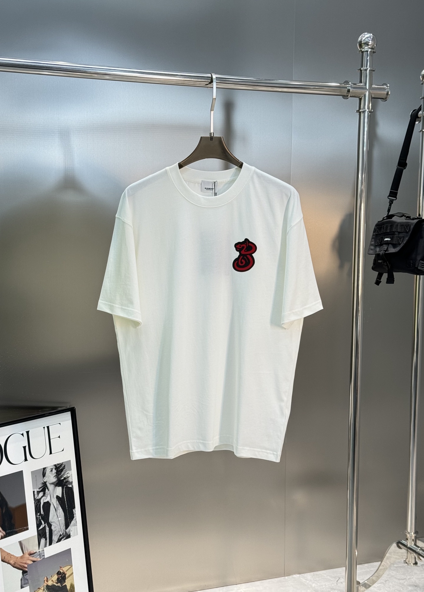 BBR*巴宝-莉2025s新品短袖T恤，宽松版型男女同款！新款造型立体植绒工艺.帅气时尚，简约百搭款。先