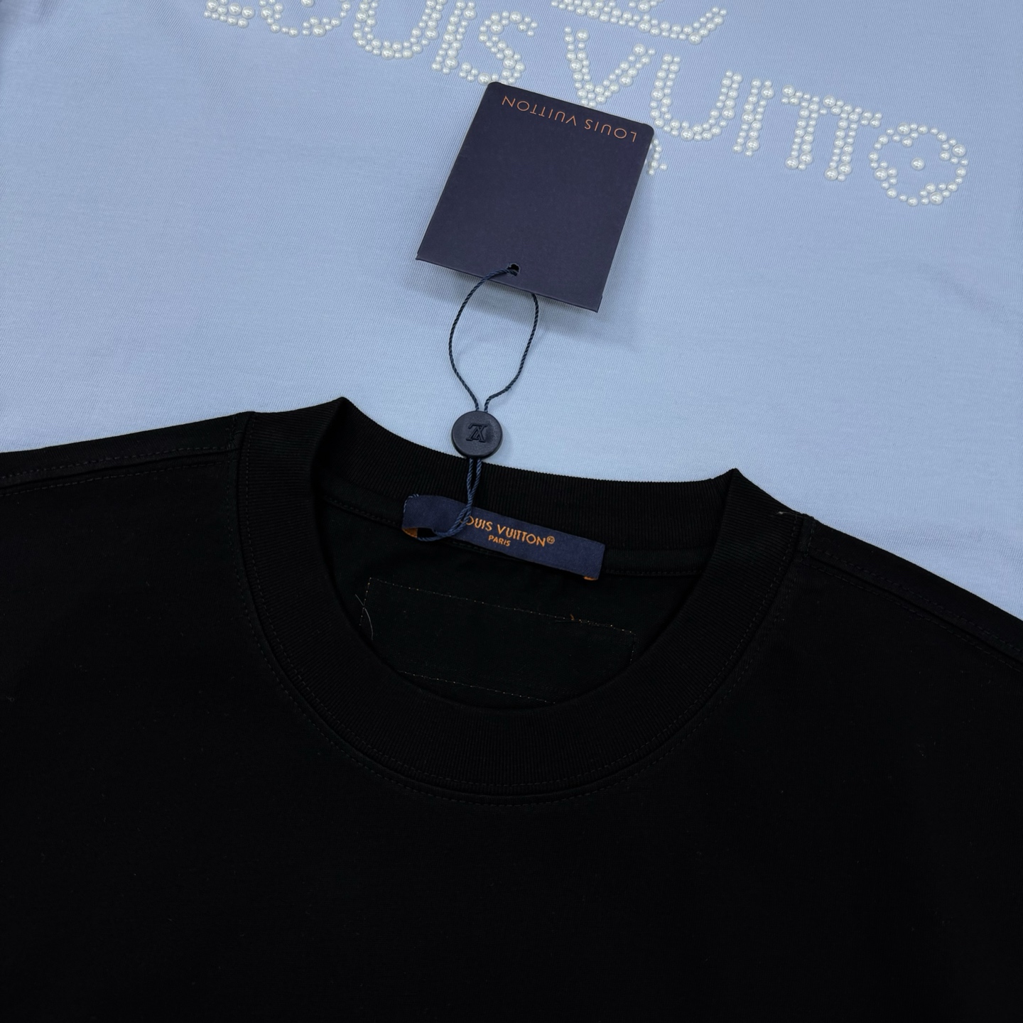 驴牌*25s新款潮牌T恤.男女同款！减龄风格满贯～烫画层次风格的新世纪充满阳色彩！！！经典字母珠片立体设