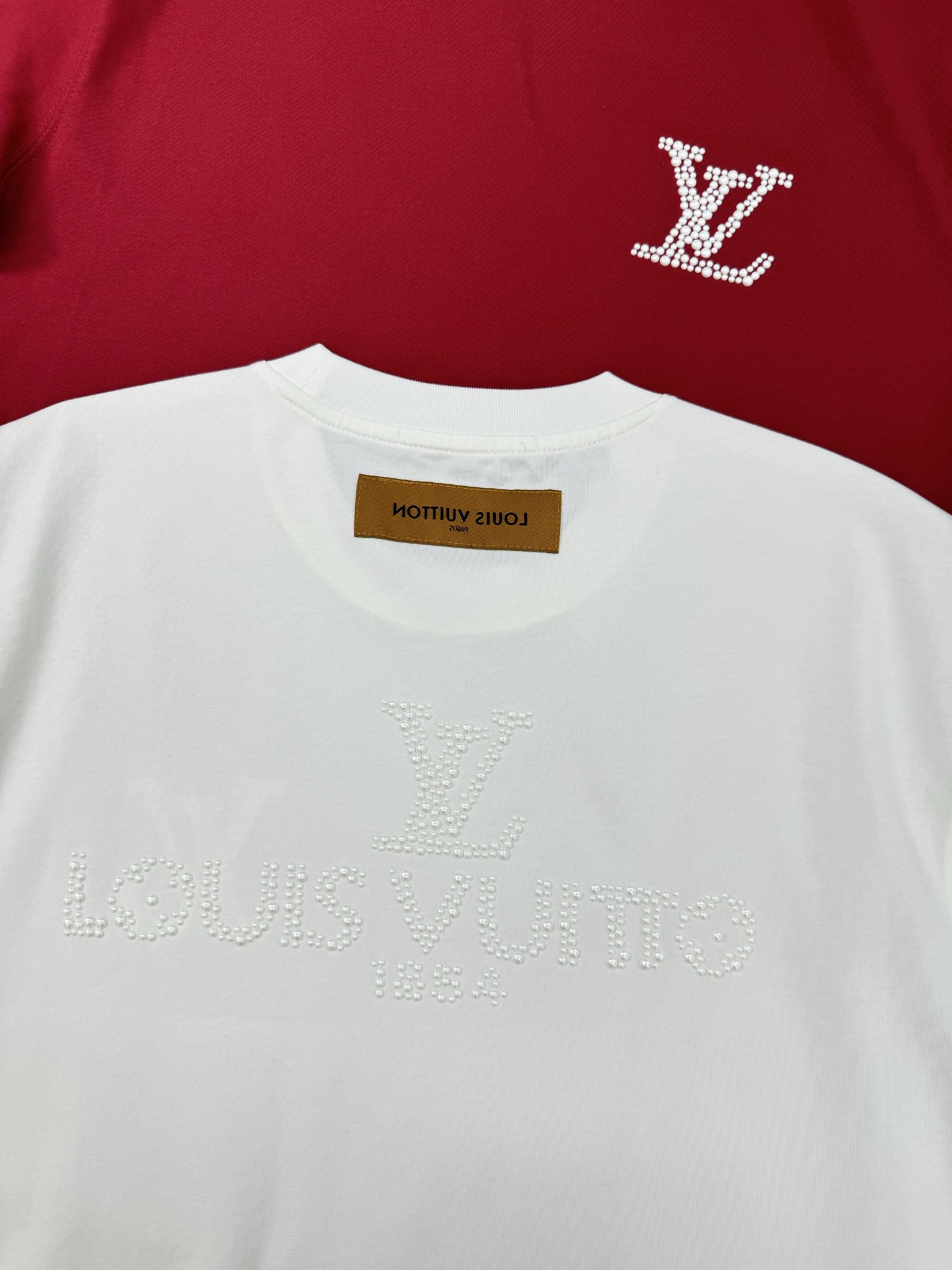 驴牌*25s新款潮牌T恤.男女同款！减龄风格满贯～烫画层次风格的新世纪充满阳色彩！！！经典字母珠片立体设