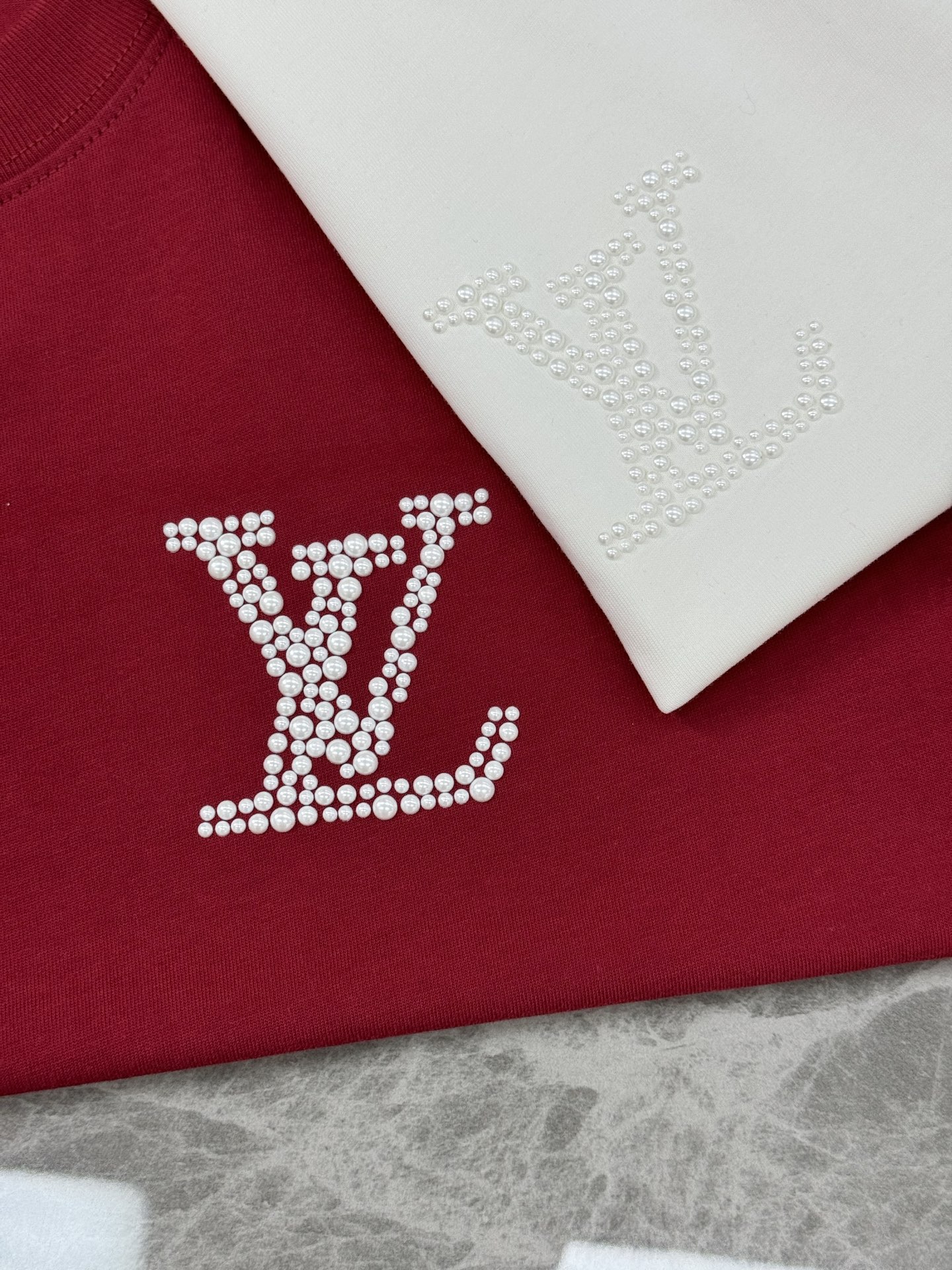 驴牌*25s新款潮牌T恤.男女同款！减龄风格满贯～烫画层次风格的新世纪充满阳色彩！！！经典字母珠片立体设