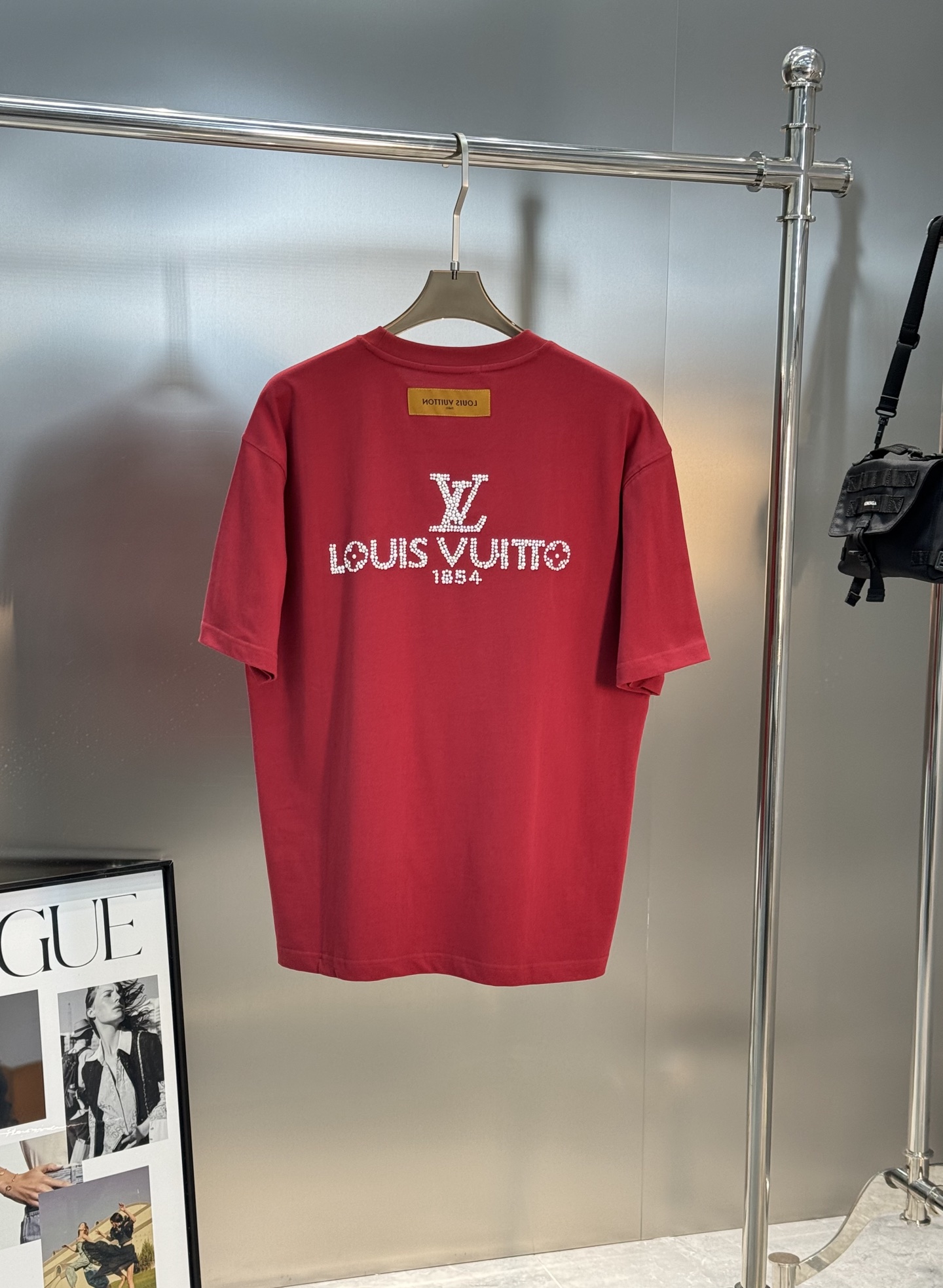 驴牌*25s新款潮牌T恤.男女同款！减龄风格满贯～烫画层次风格的新世纪充满阳色彩！！！经典字母珠片立体设