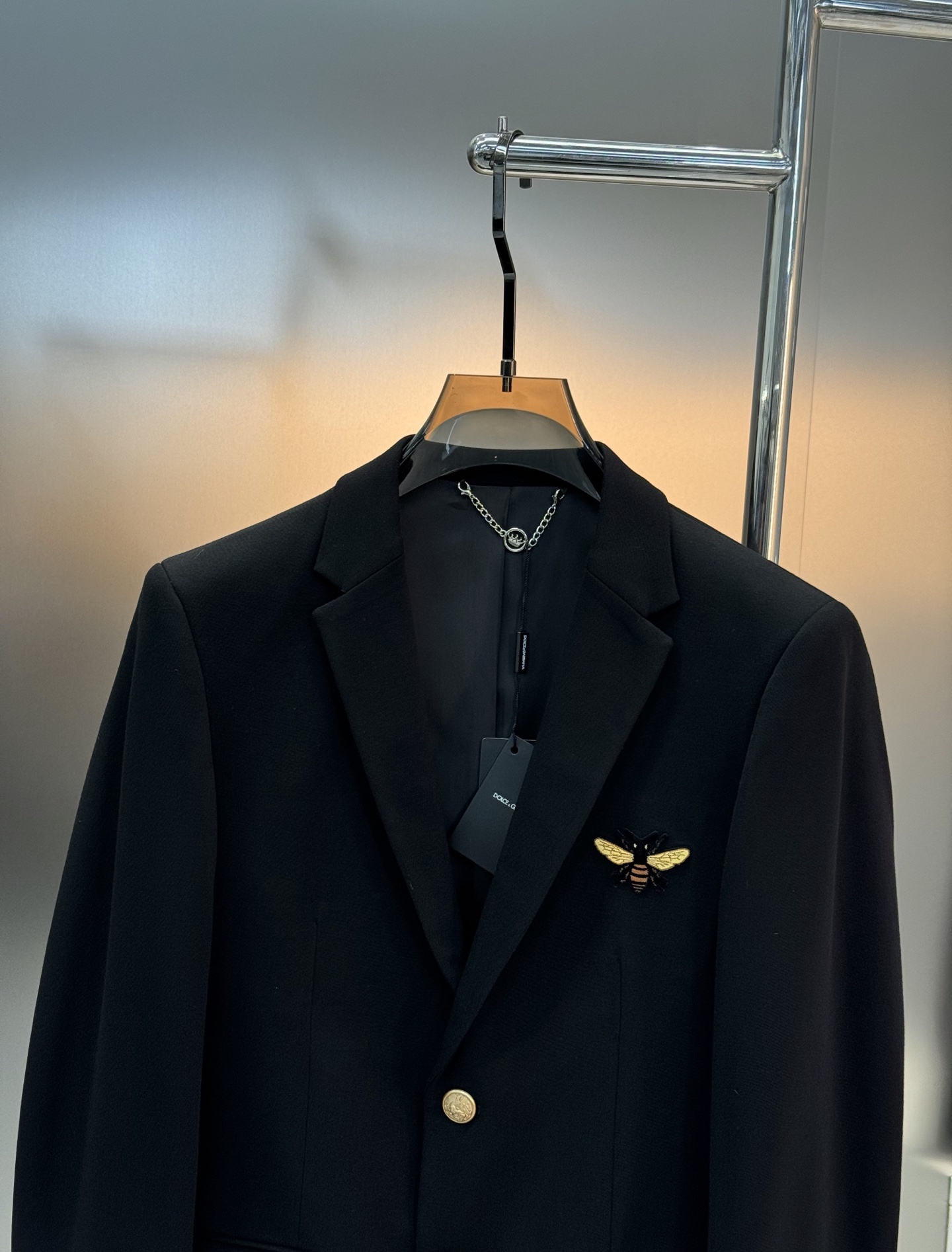 D&G杜嘉班-纳25s新款西服👨🏻精品推荐👍🏻外贸公司订单！胸口植绒小蜜蜂立体绣花.高级感强！进口原版天