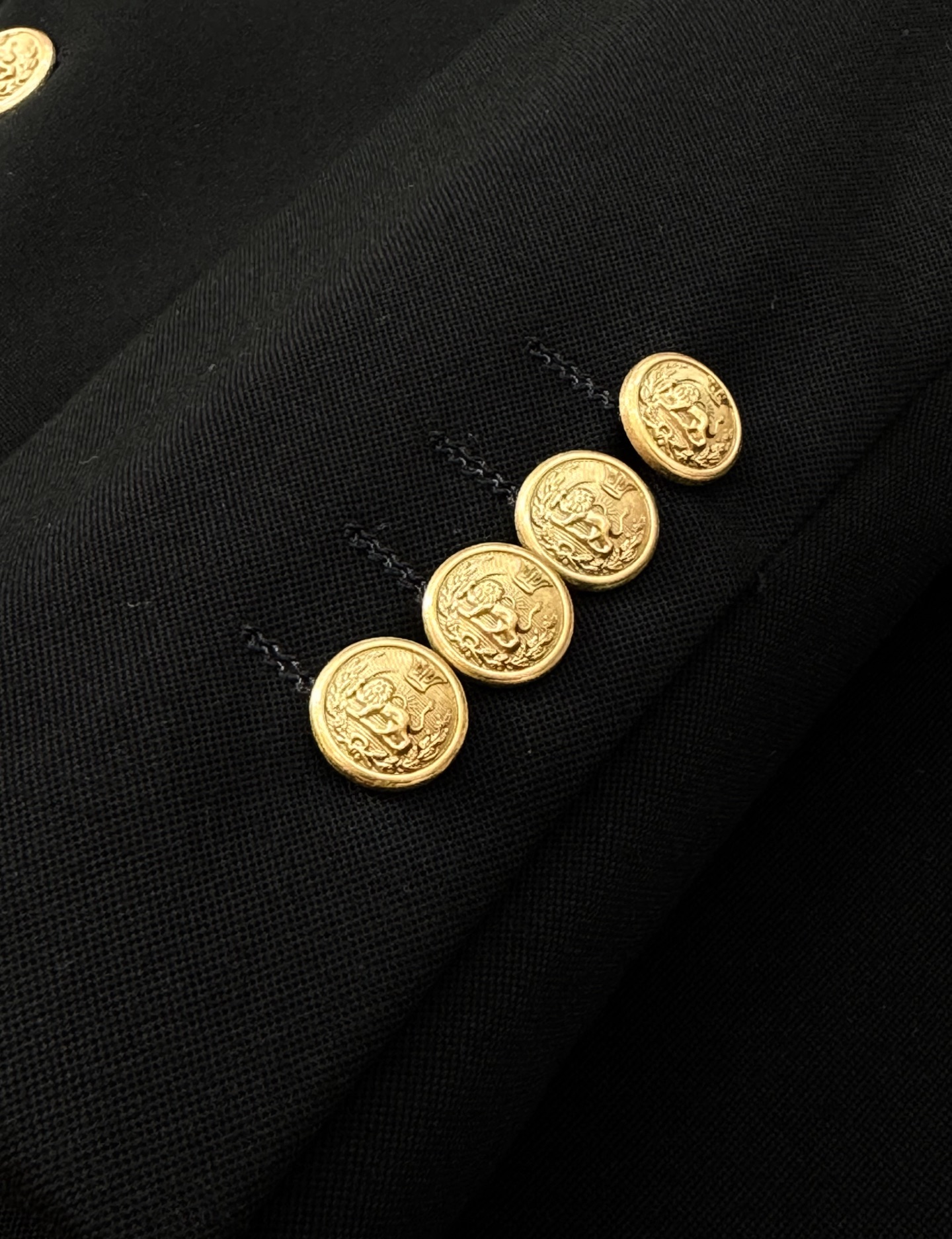 D&G杜嘉班-纳25s新款西服👨🏻精品推荐👍🏻外贸公司订单！胸口植绒小蜜蜂立体绣花.高级感强！进口原版天