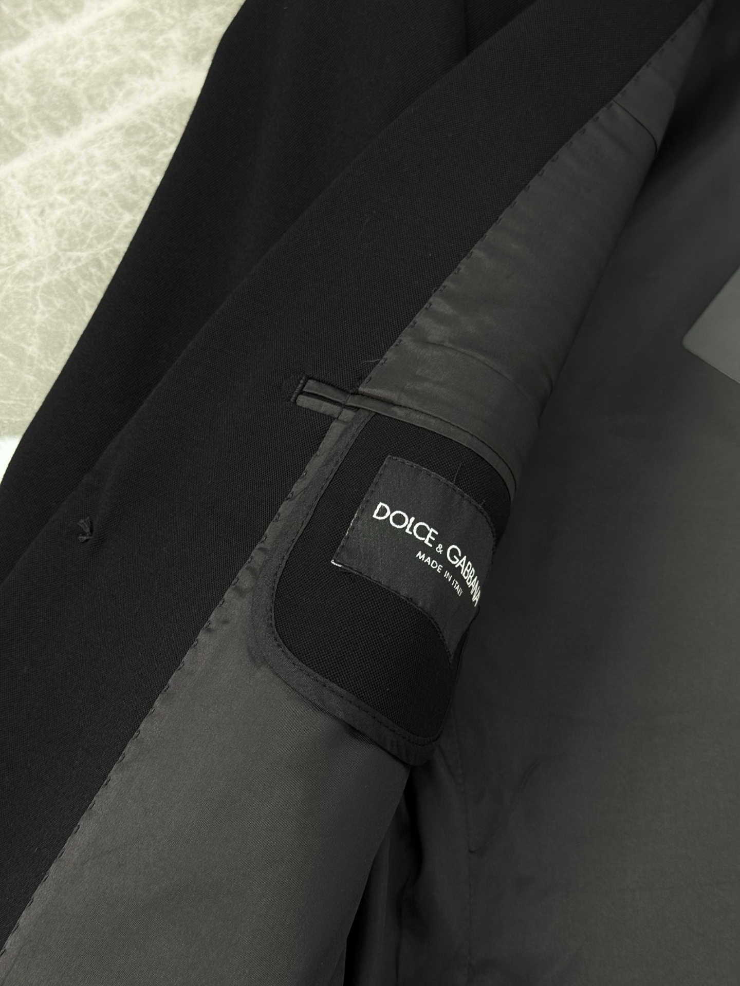 D&G杜嘉班-纳25s新款西服👨🏻精品推荐👍🏻外贸公司订单！胸口植绒小蜜蜂立体绣花.高级感强！进口原版天