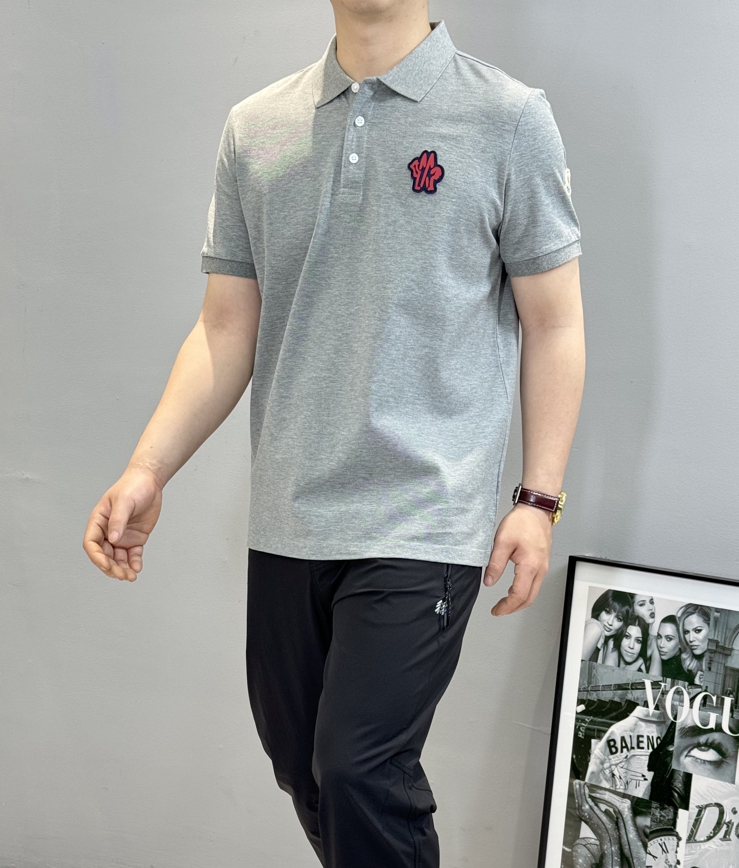 NO:473811,Moncle* classic Polo shirt. The first choice for new 25s business people. This Polo shirt is made of mercerized double beads 230 grams heavy fabric, comfortable and soft. Moncler classic embroidery on the chest. The original embroidery is simple, generous and fashionable!  Color black, white, gray, code number M-3XL (175/140 jin recommended L), Moncler, alexander wang19860909Moncle*蒙口经典Polo衫.25s新款商务人士首选.本款Polo衫采用丝光双珠地230克重面料打造,舒适柔软.胸口moncler经典绣花.本色绣花简约大方时尚！颜色黑色.白色.灰色.码数M-3XL（175/140斤建议L）,,Moncler,alexander wang,Men's clothing