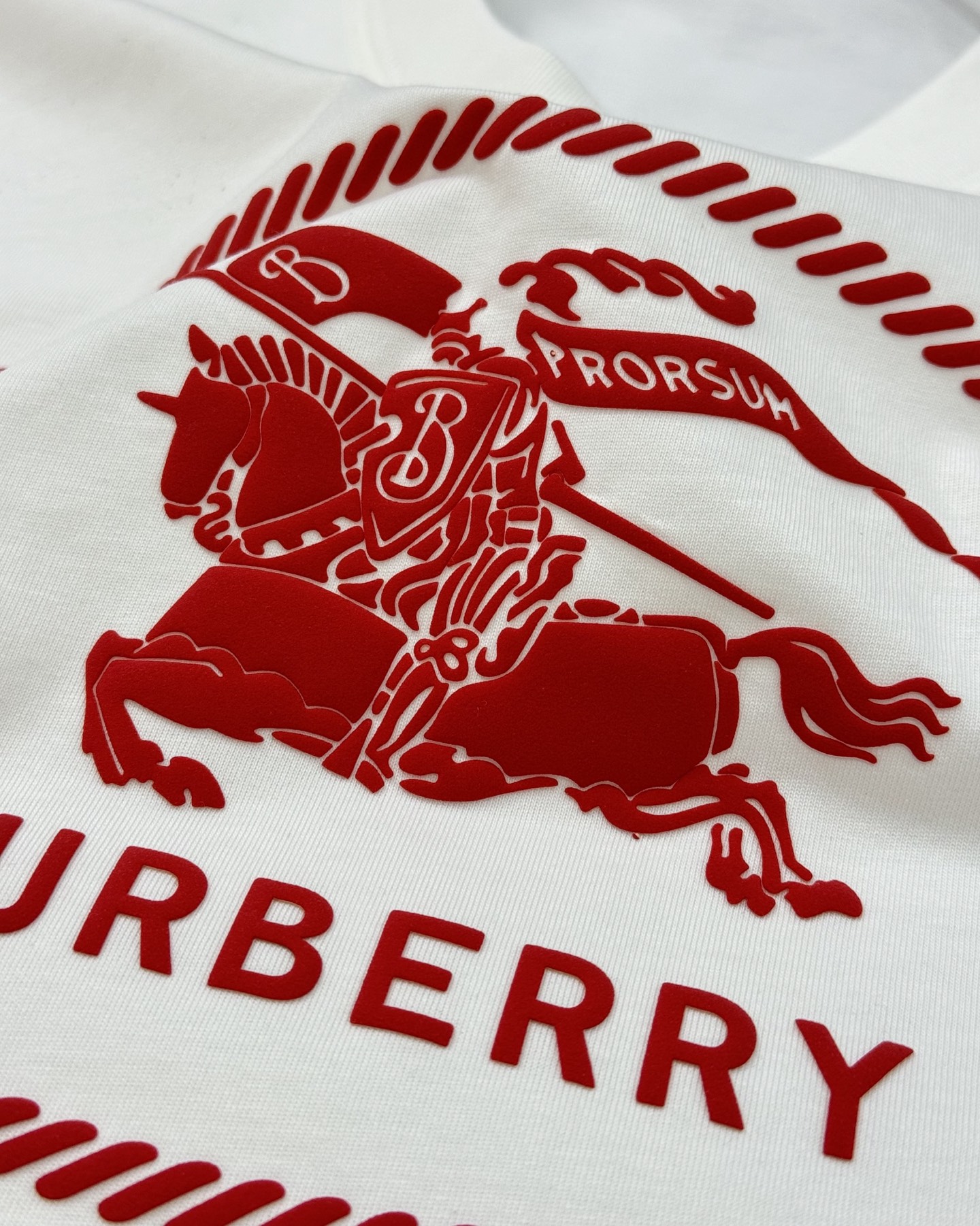 BBR*巴宝-莉2025s新品短袖T恤，男女同款！经典战马🐎胸前撞色层叠搭配.战马烫画采用立体发泡工艺🧼