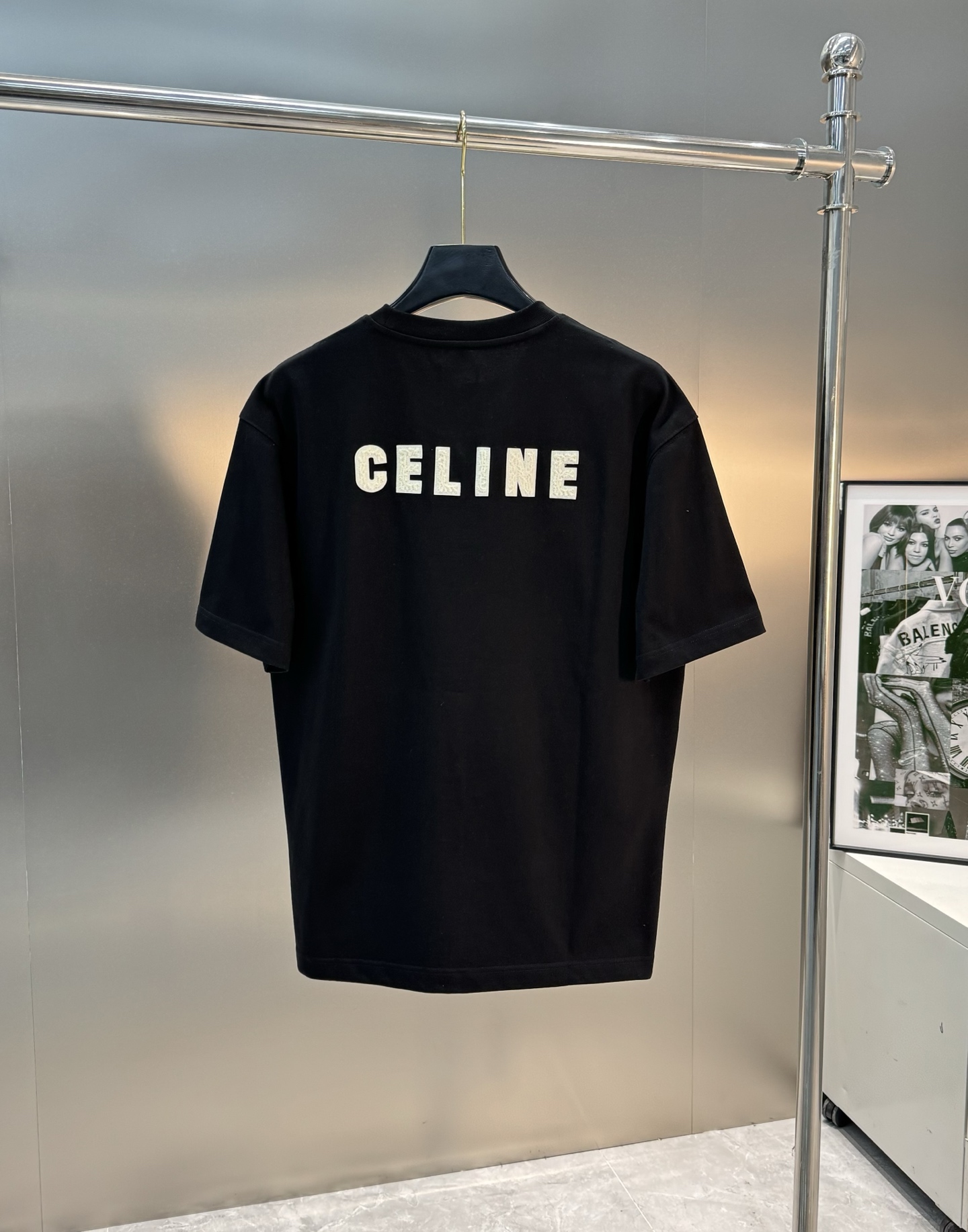 
CELIN*25s新款潮牌T恤.男女同款！基础款净版推荐.胸前品牌标识.后背字母3D绣花设计.高规格品