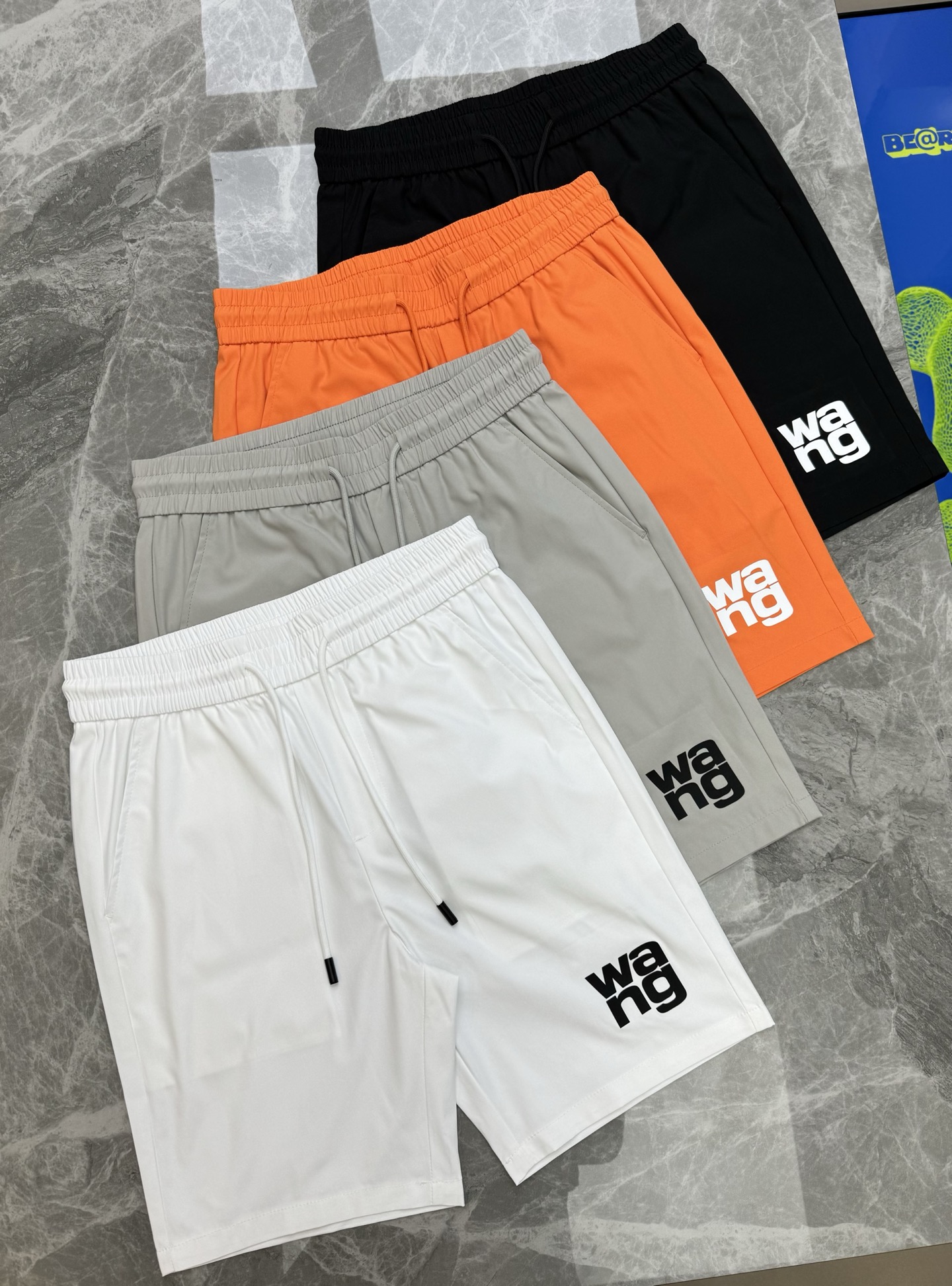   ⚜️Wang*亚历山大王25s新款五分短裤！经典品牌字母图形.立体定制压胶工艺.简单高级！高密冰感四