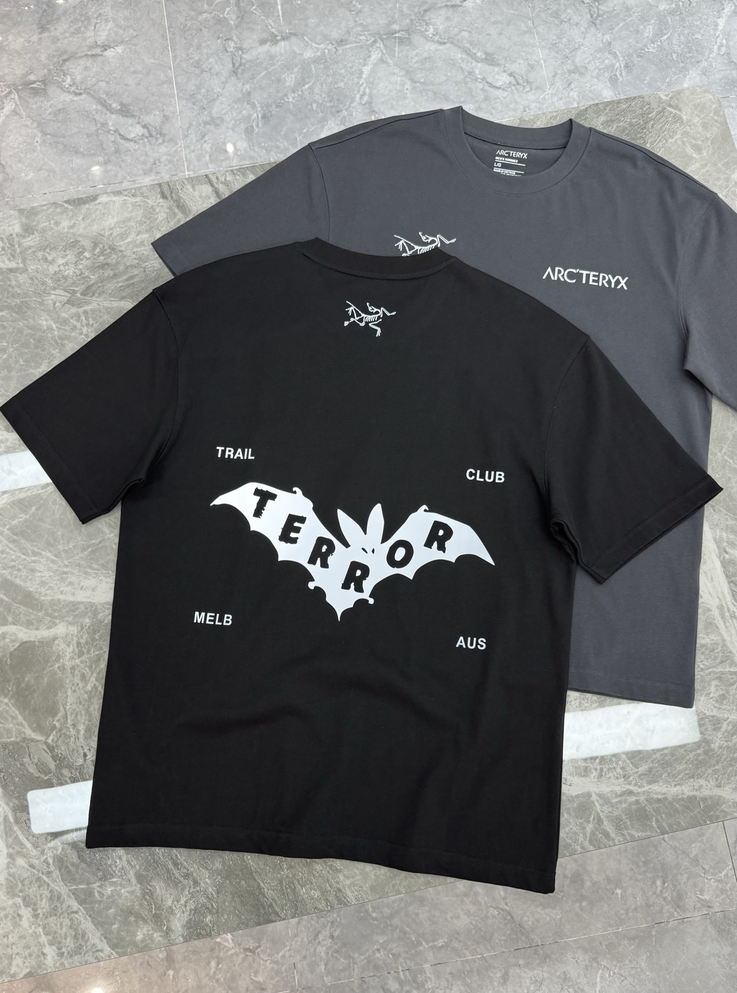 ARCTERY*始祖*鸟新款T.男女同款～25s小红书推荐！胸口经典字母鸟造型.后背大面积立体蝙蝠夜光设