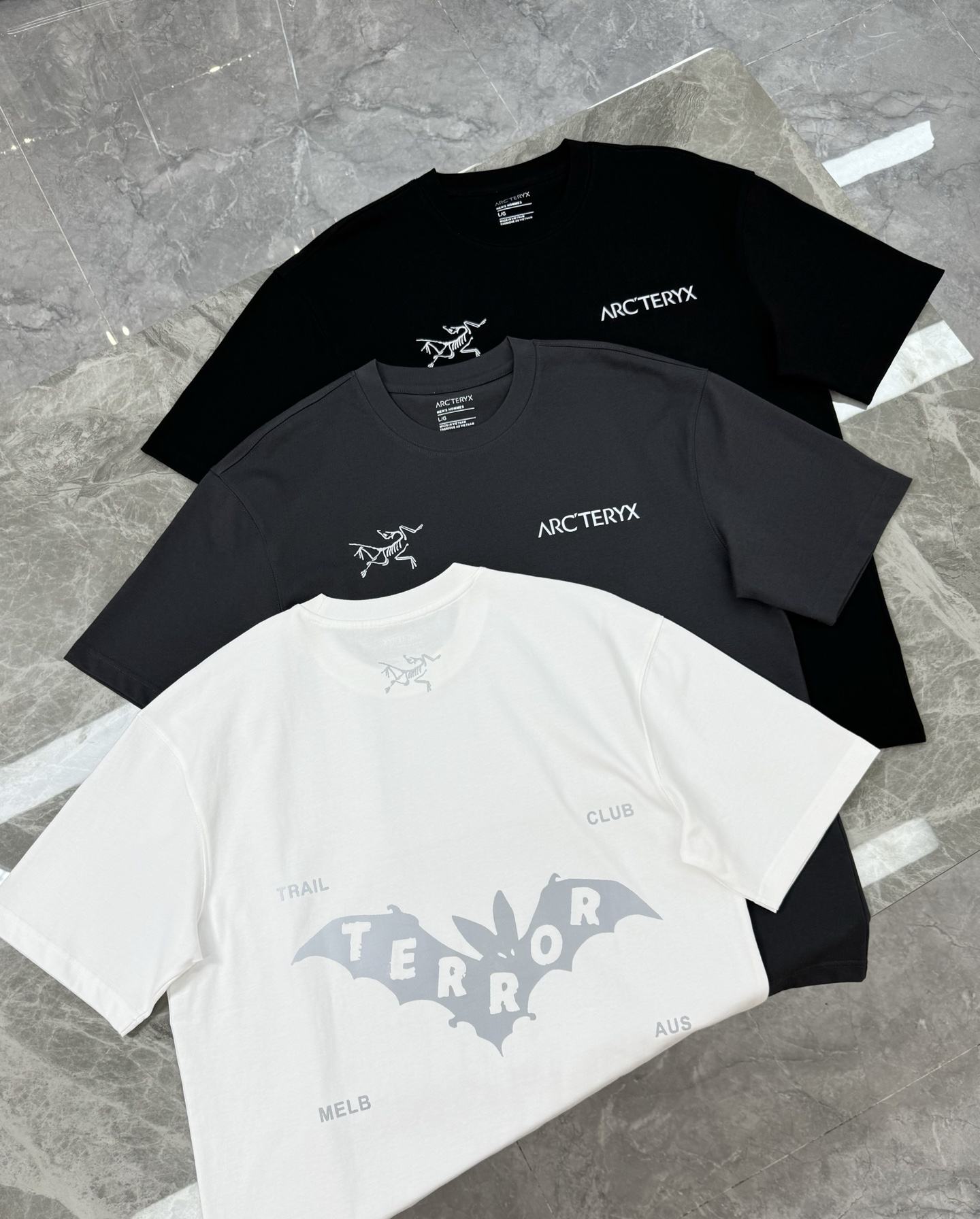 ARCTERY*始祖*鸟新款T.男女同款～25s小红书推荐！胸口经典字母鸟造型.后背大面积立体蝙蝠夜光设