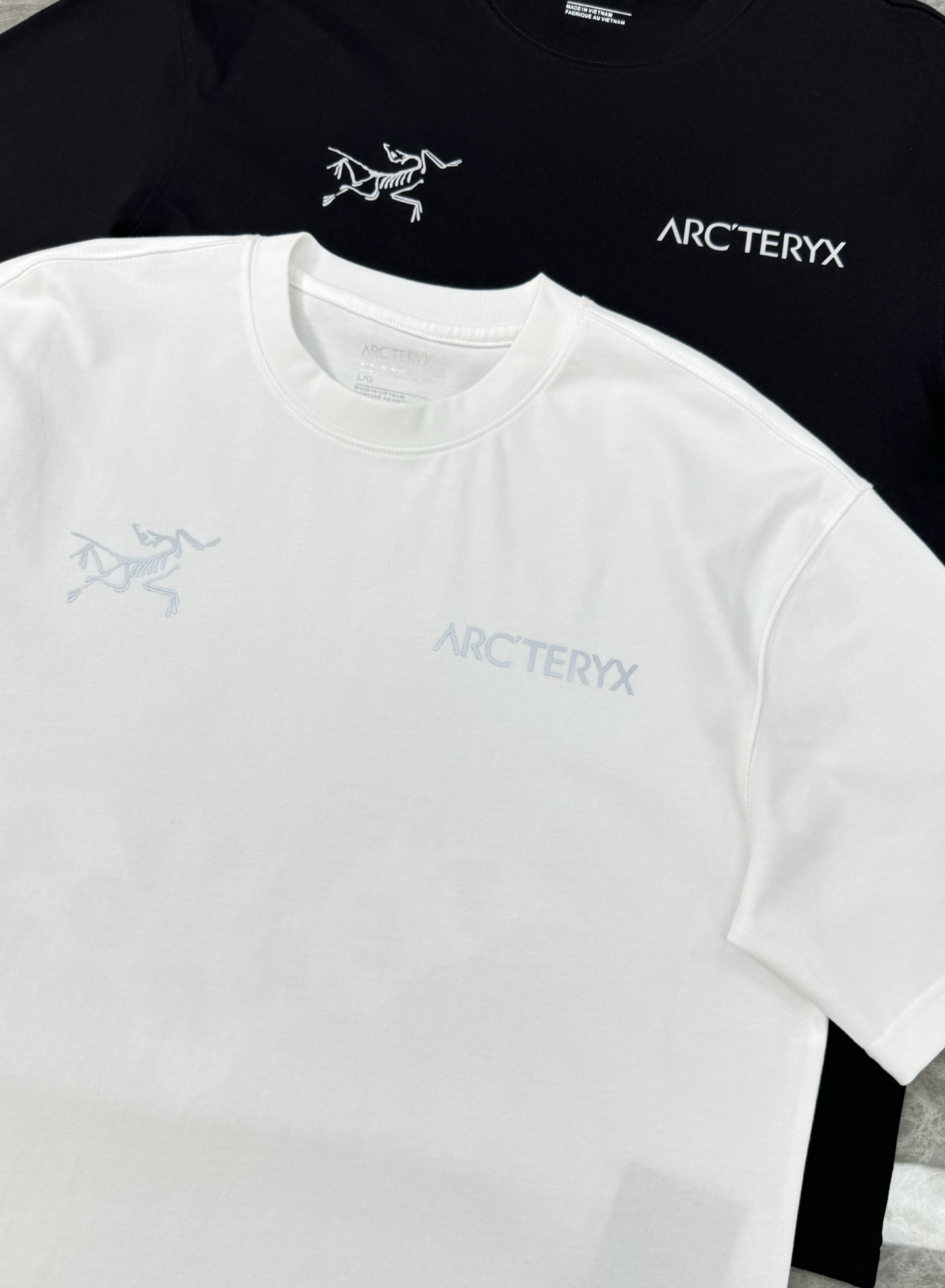 ARCTERY*始祖*鸟新款T.男女同款～25s小红书推荐！胸口经典字母鸟造型.后背大面积立体蝙蝠夜光设