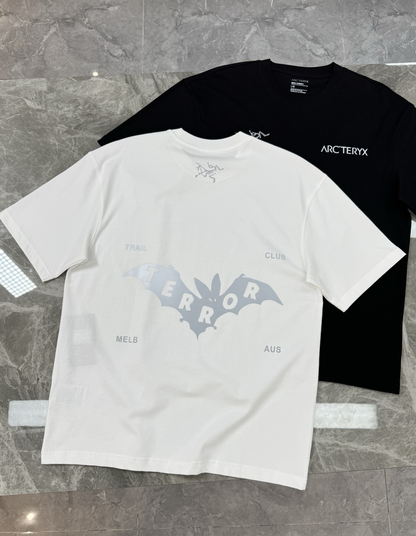 ARCTERY*始祖*鸟新款T.男女同款～25s小红书推荐！胸口经典字母鸟造型.后背大面积立体蝙蝠夜光设