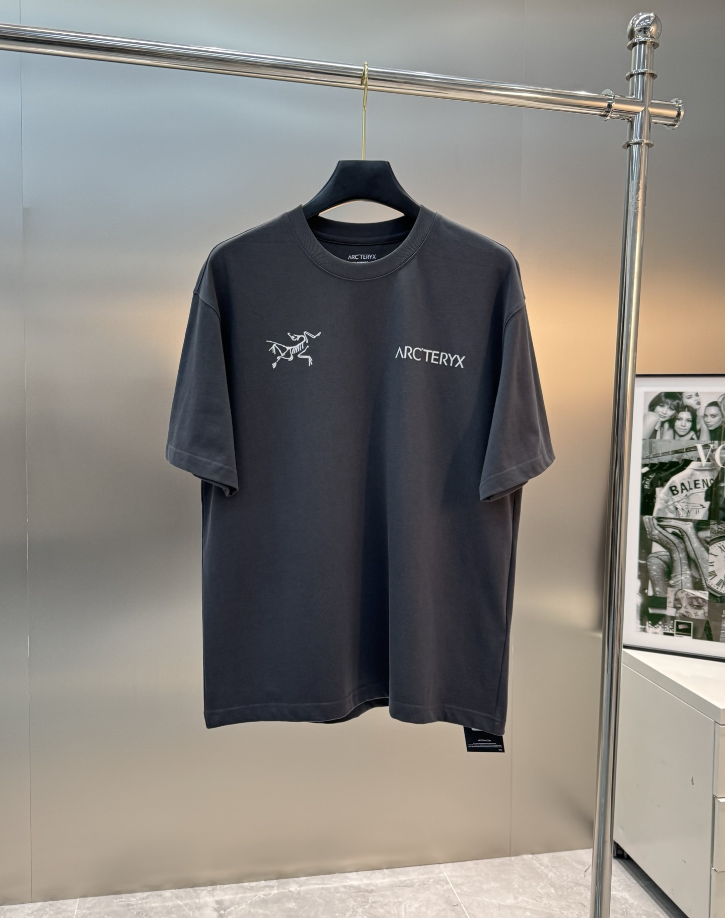 ARCTERY*始祖*鸟新款T.男女同款～25s小红书推荐！胸口经典字母鸟造型.后背大面积立体蝙蝠夜光设