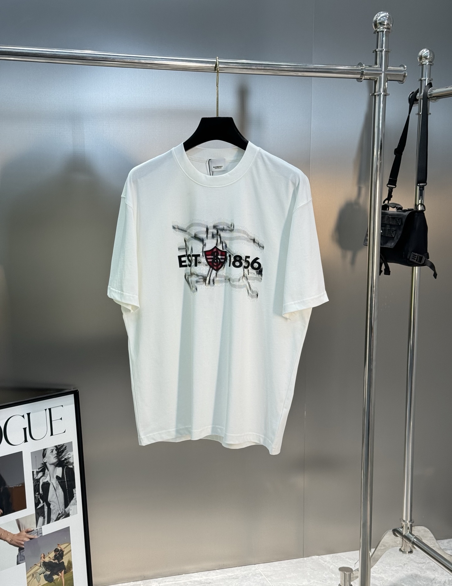 BBR*巴宝-莉2025s新品短袖T恤，男女同款！经典战马🐎胸前层叠搭配.幻影战马烫画.帅气时尚，简约百