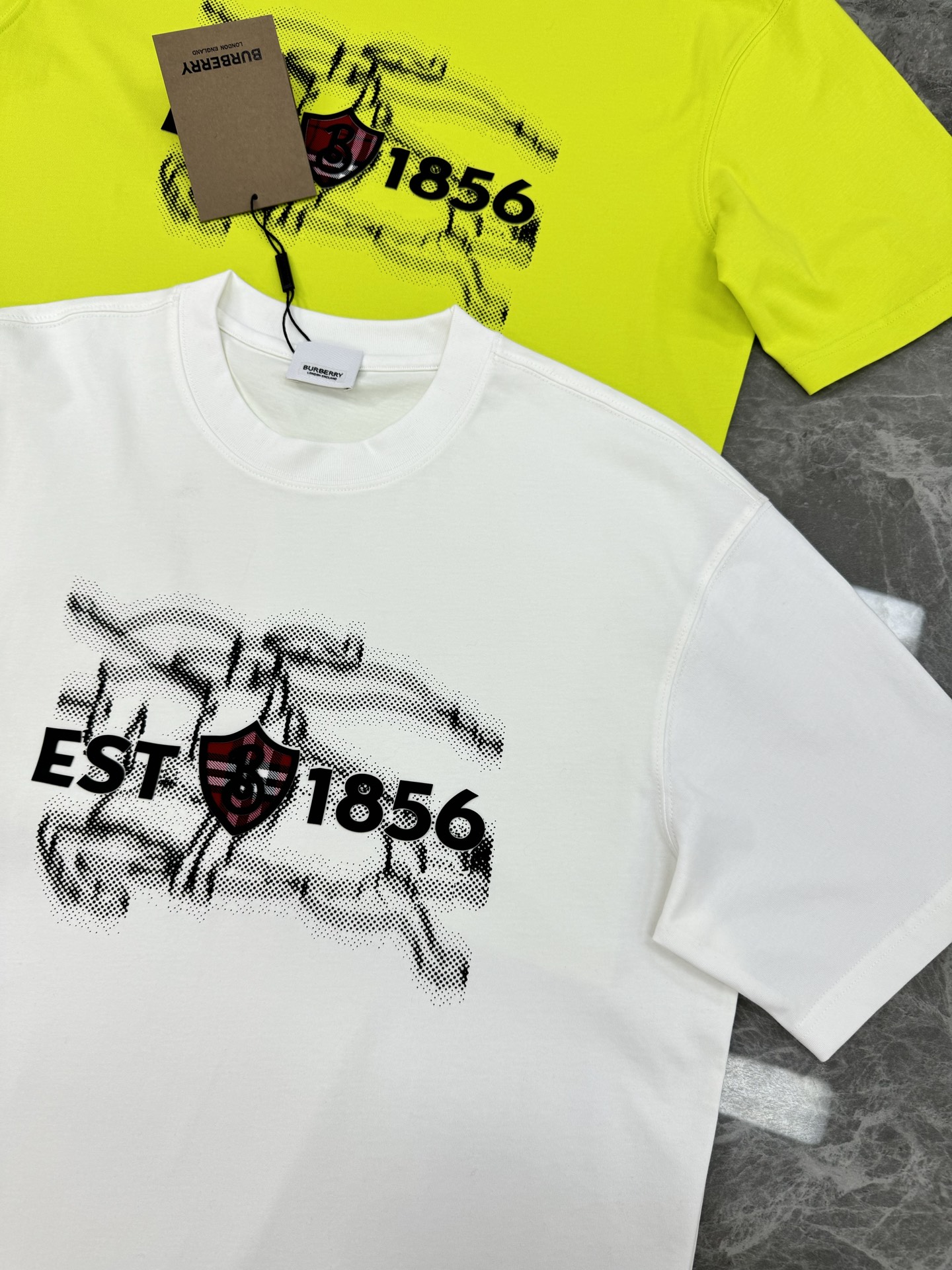 BBR*巴宝-莉2025s新品短袖T恤，男女同款！经典战马🐎胸前层叠搭配.幻影战马烫画.帅气时尚，简约百