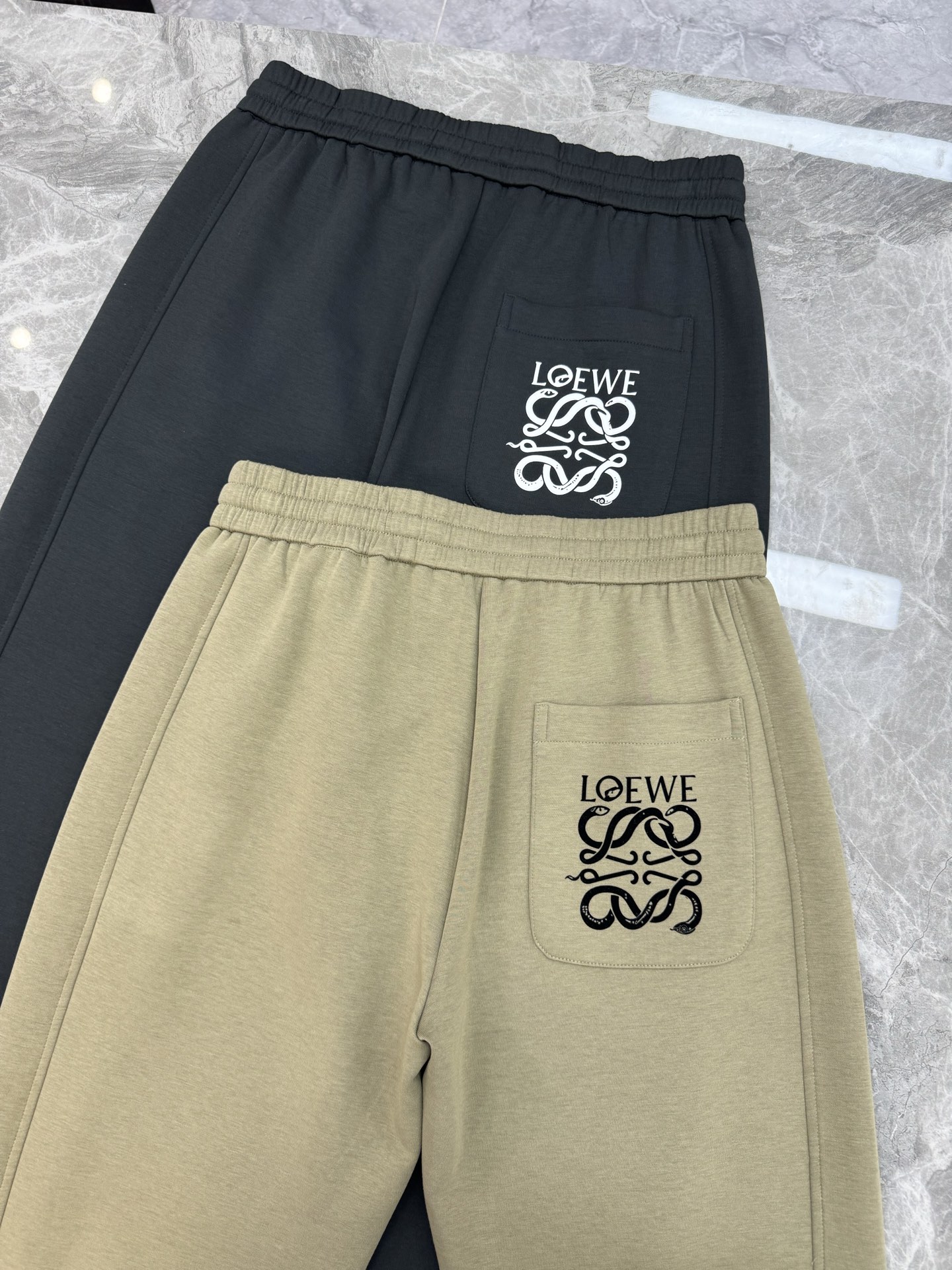 Loewe Straight-Cracker Pants: Stylish Design, Versatile Wear, Tailored Fit, Multiple Colors. - 图片 3