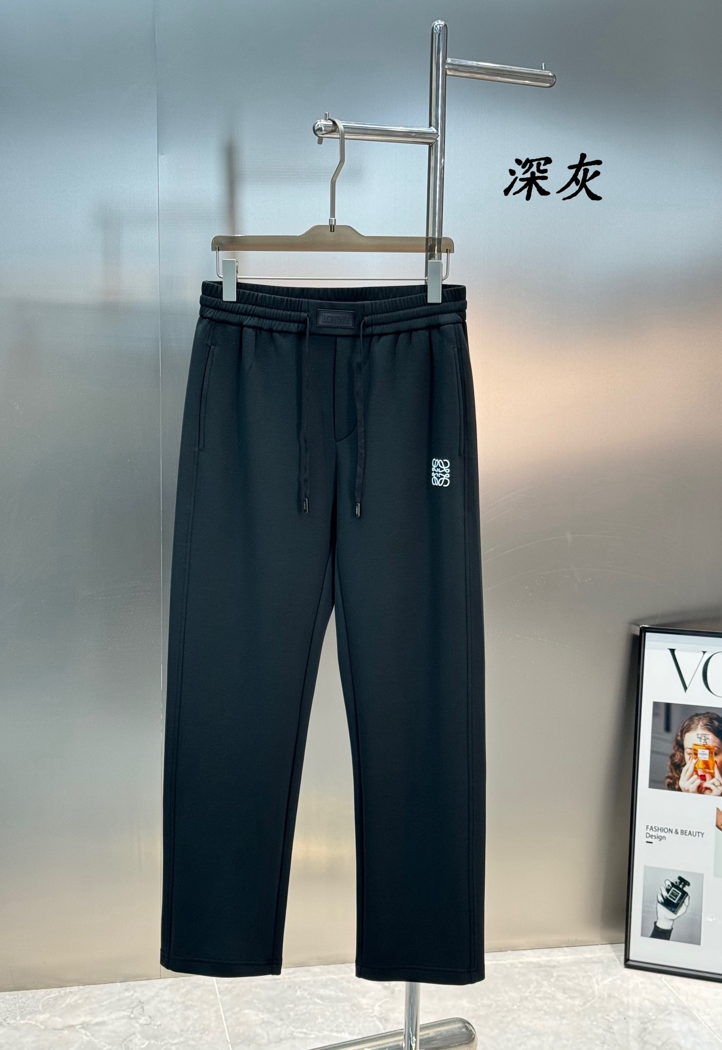 Loewe Straight-Cracker Pants: Stylish Design, Versatile Wear, Tailored Fit, Multiple Colors. - 图片 1