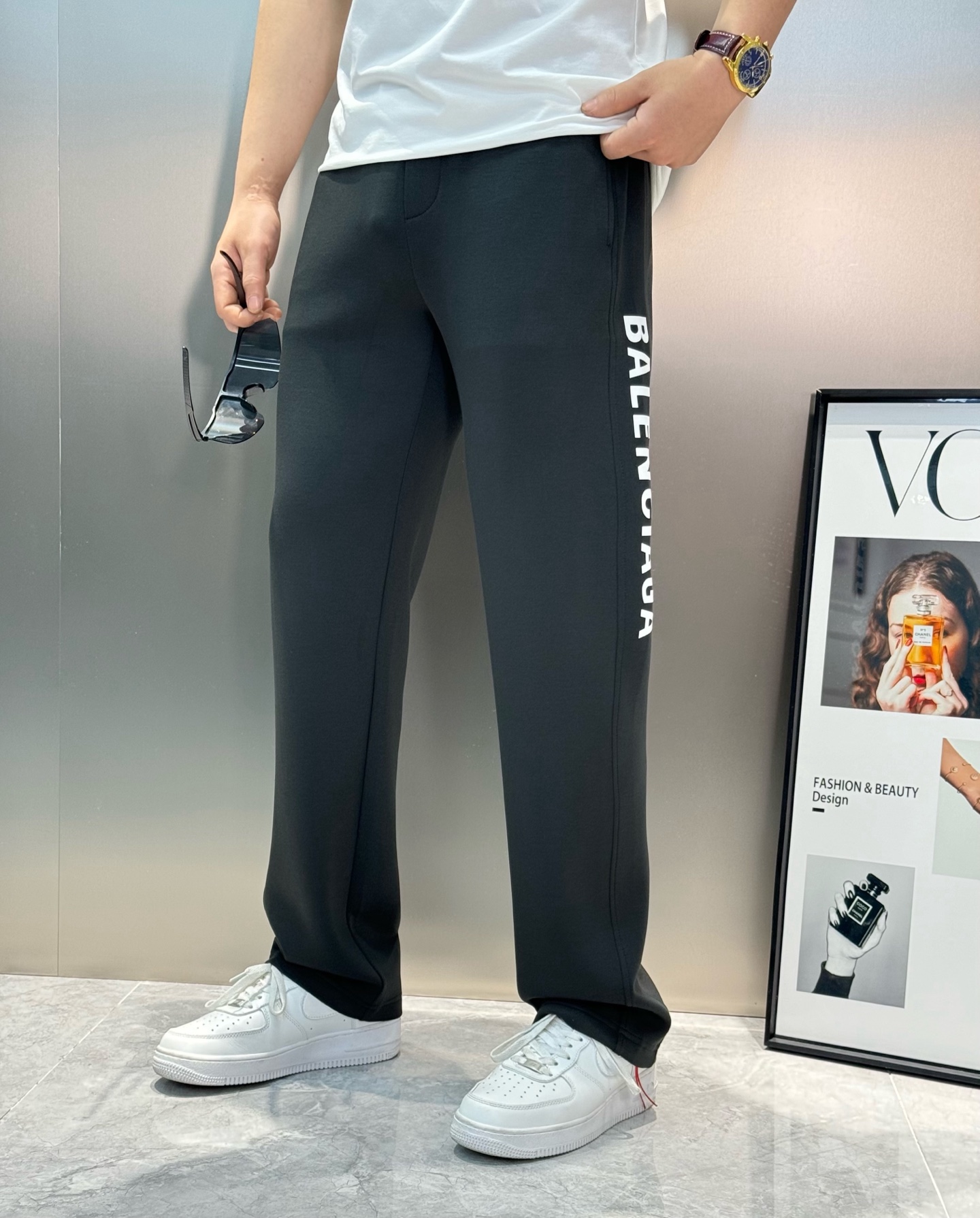 Balenciag*a巴黎25s新款休闲裤.直筒设计.运动休闲随意搭配.采用2025新款棉莫面料，亲肤舒