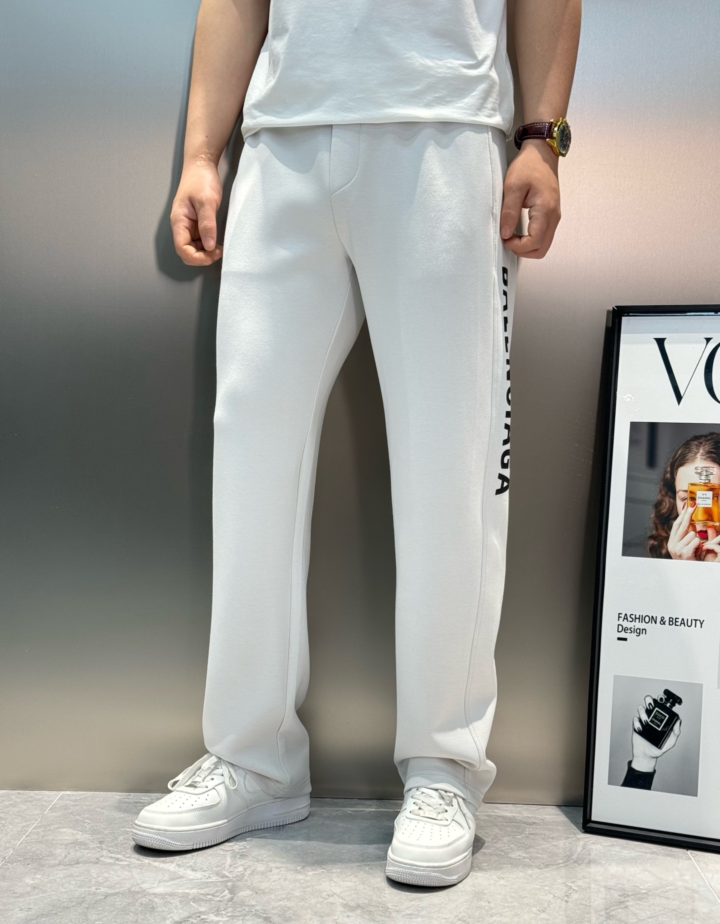 Balenciag*a巴黎25s新款休闲裤.直筒设计.运动休闲随意搭配.采用2025新款棉莫面料，亲肤舒