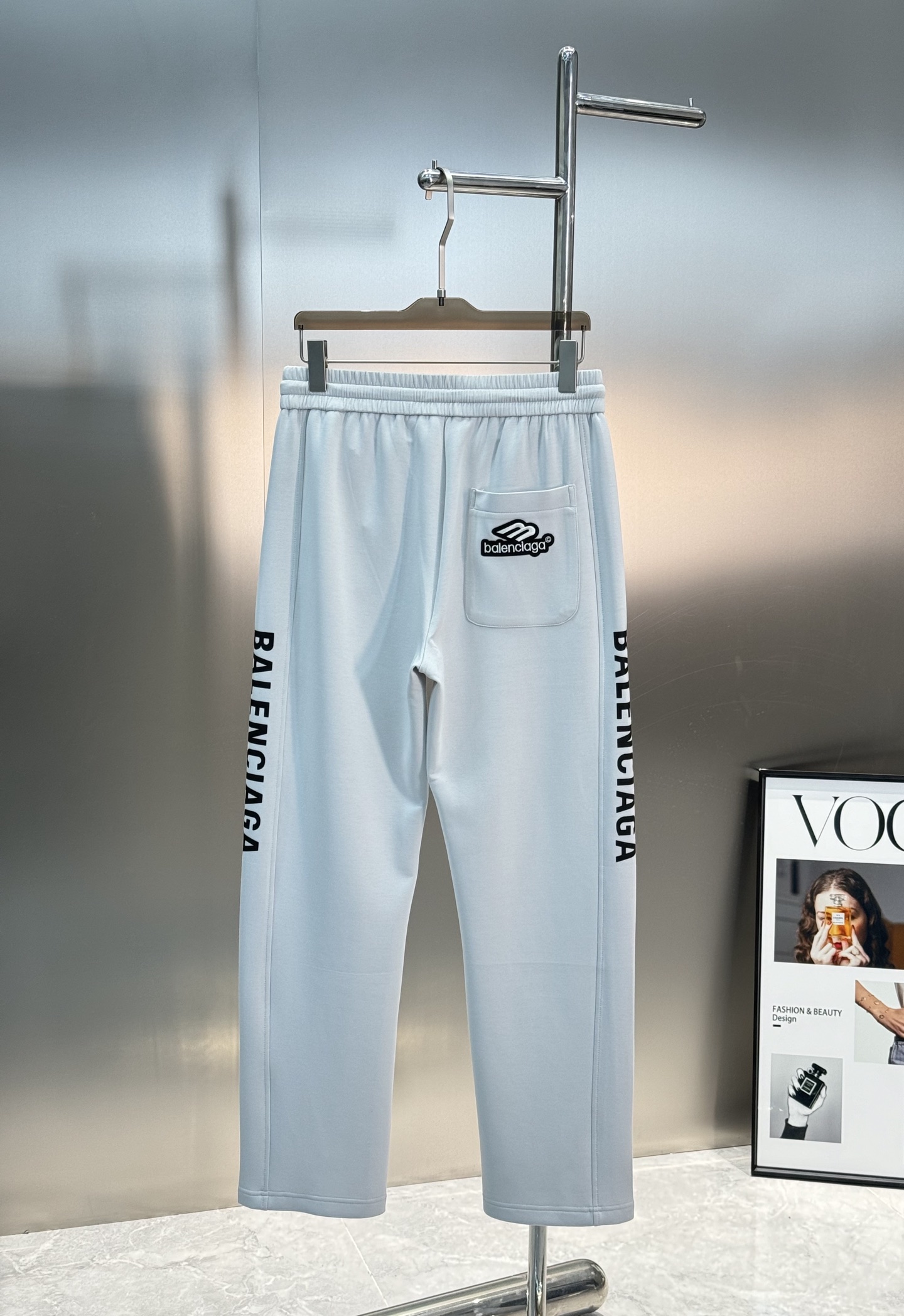 Balenciag*a巴黎25s新款休闲裤.直筒设计.运动休闲随意搭配.采用2025新款棉莫面料，亲肤舒