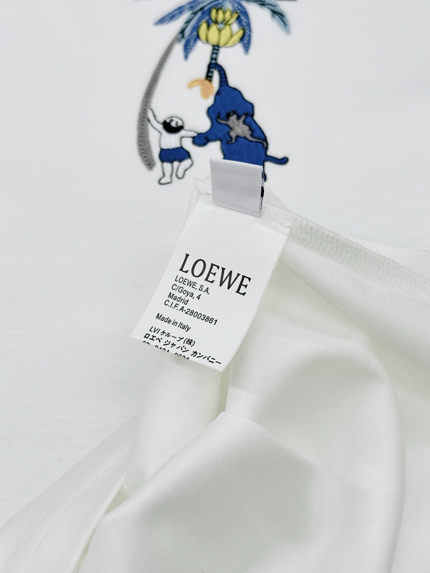 LOEW*罗意-威25s春夏新款圆领丝光短T. 悬垂感强！手感质感都极完美！最新品牌图形3D绣花设计.修