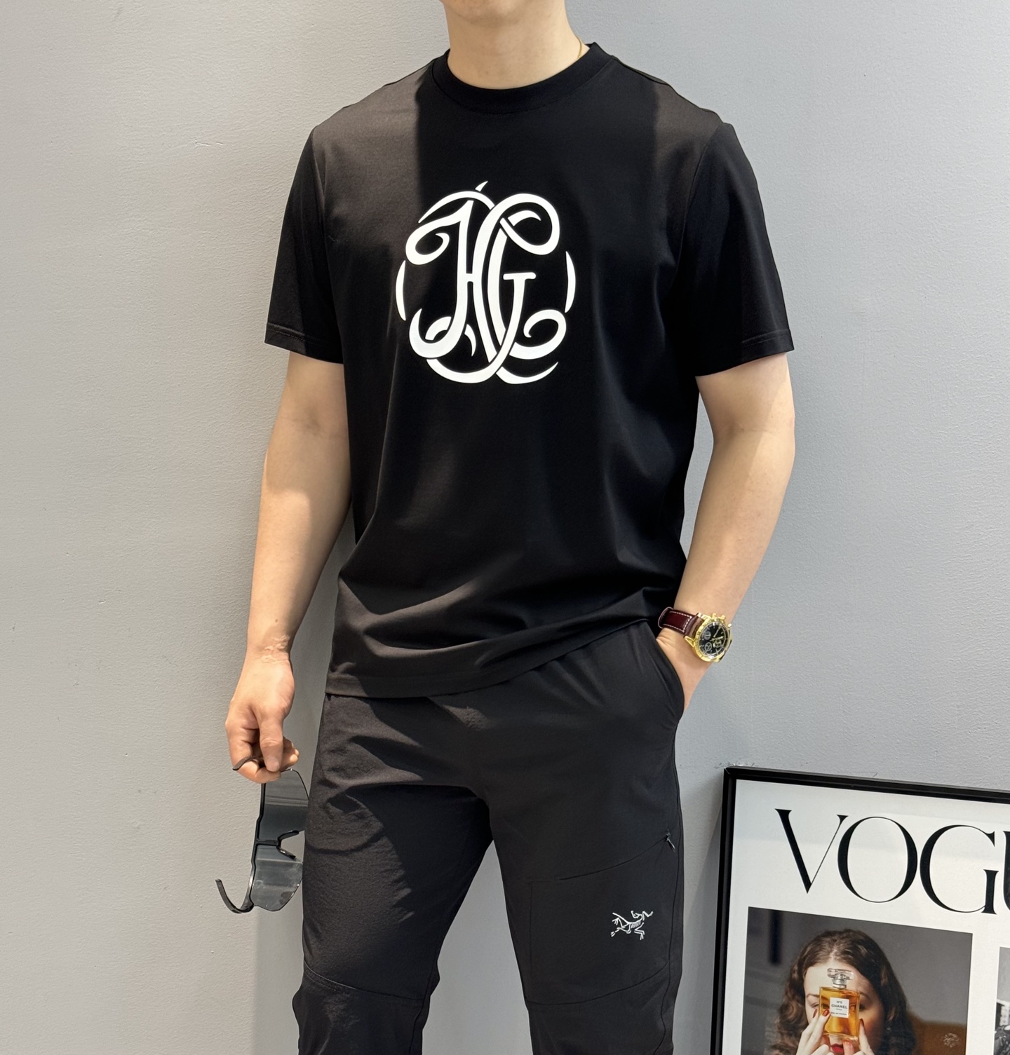 Givenchy Summer Short Sleeve T-Shirt - Breathable Silky Cotton, Slim Fit 3 i1746373926395 6729 0 1