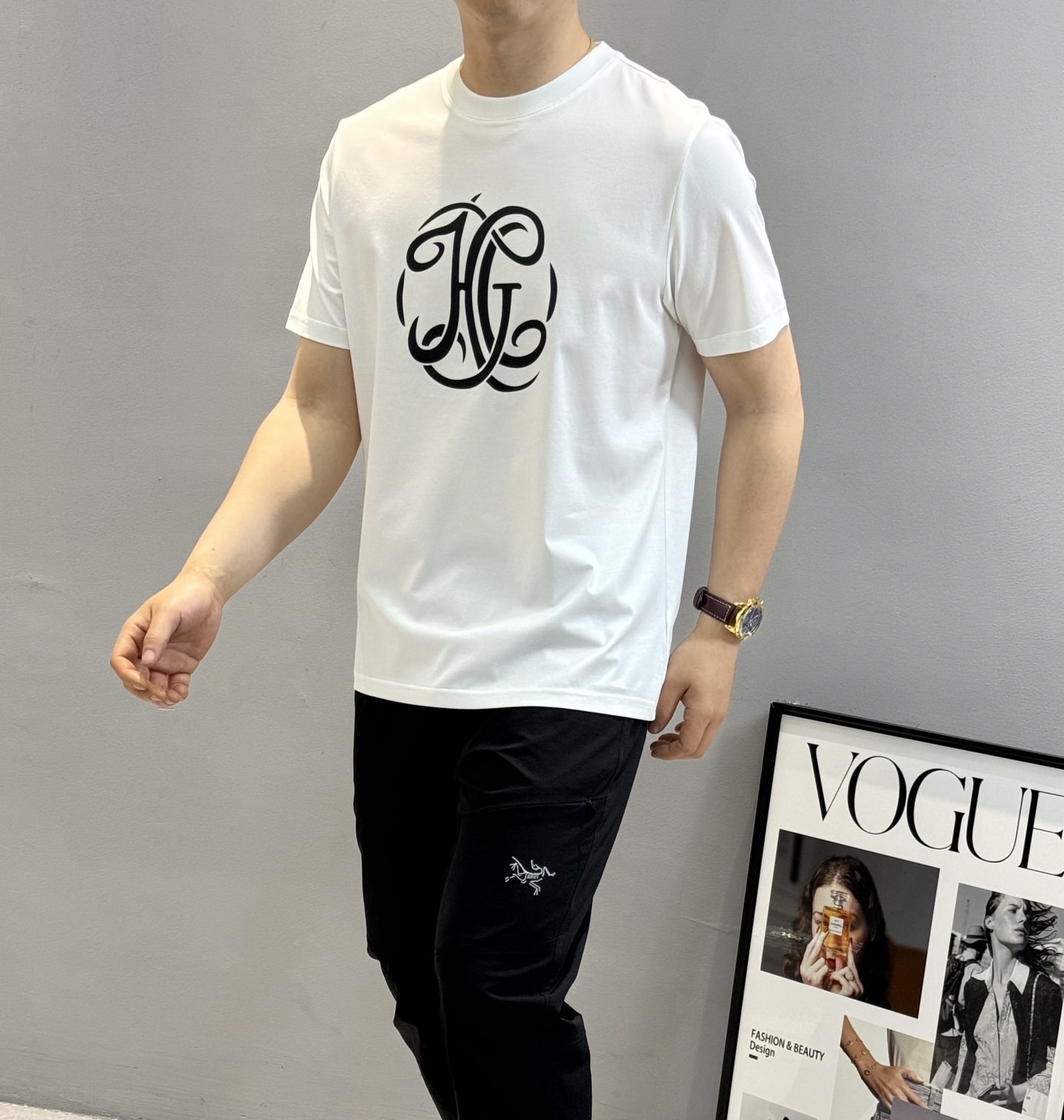 Givenchy Summer Crew Neck Short Sleeve - Comfortable & Breathable 2 i1746373967073 8520 0 0