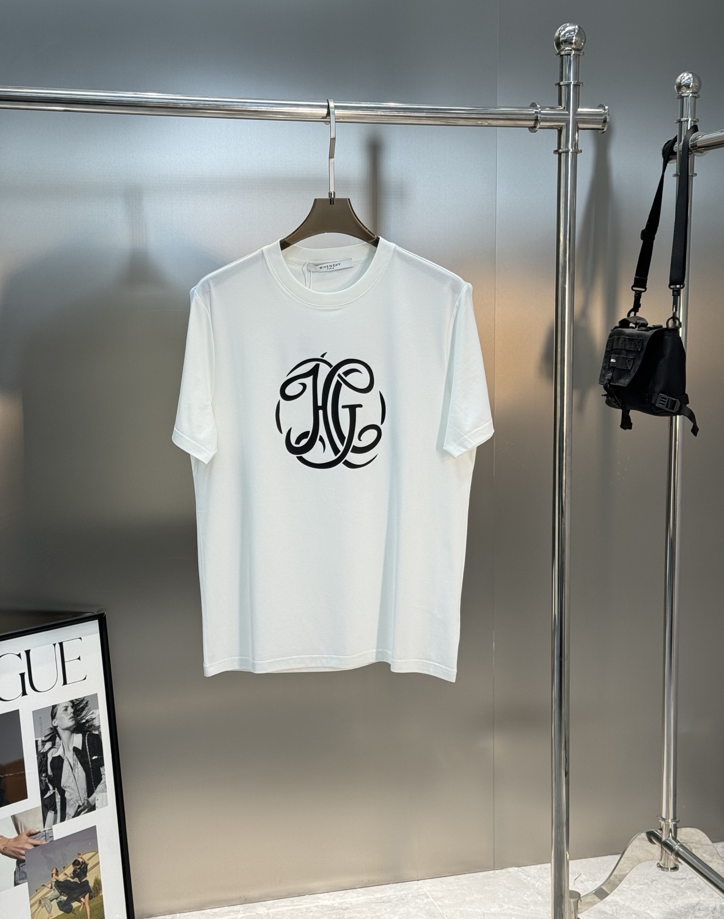 Givenchy Summer Crew Neck Short Sleeve - Comfortable & Breathable 4 i1746373968102 6641 0 2