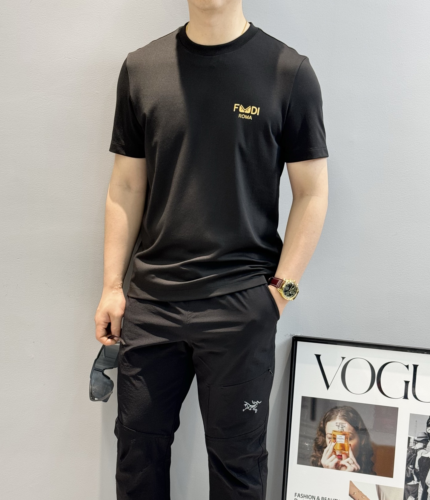 T恤FEND*I芬迪25春夏新款圆领短袖.经典FD小怪兽.高版本推荐～干净简单款式.胸前FEN DI字母