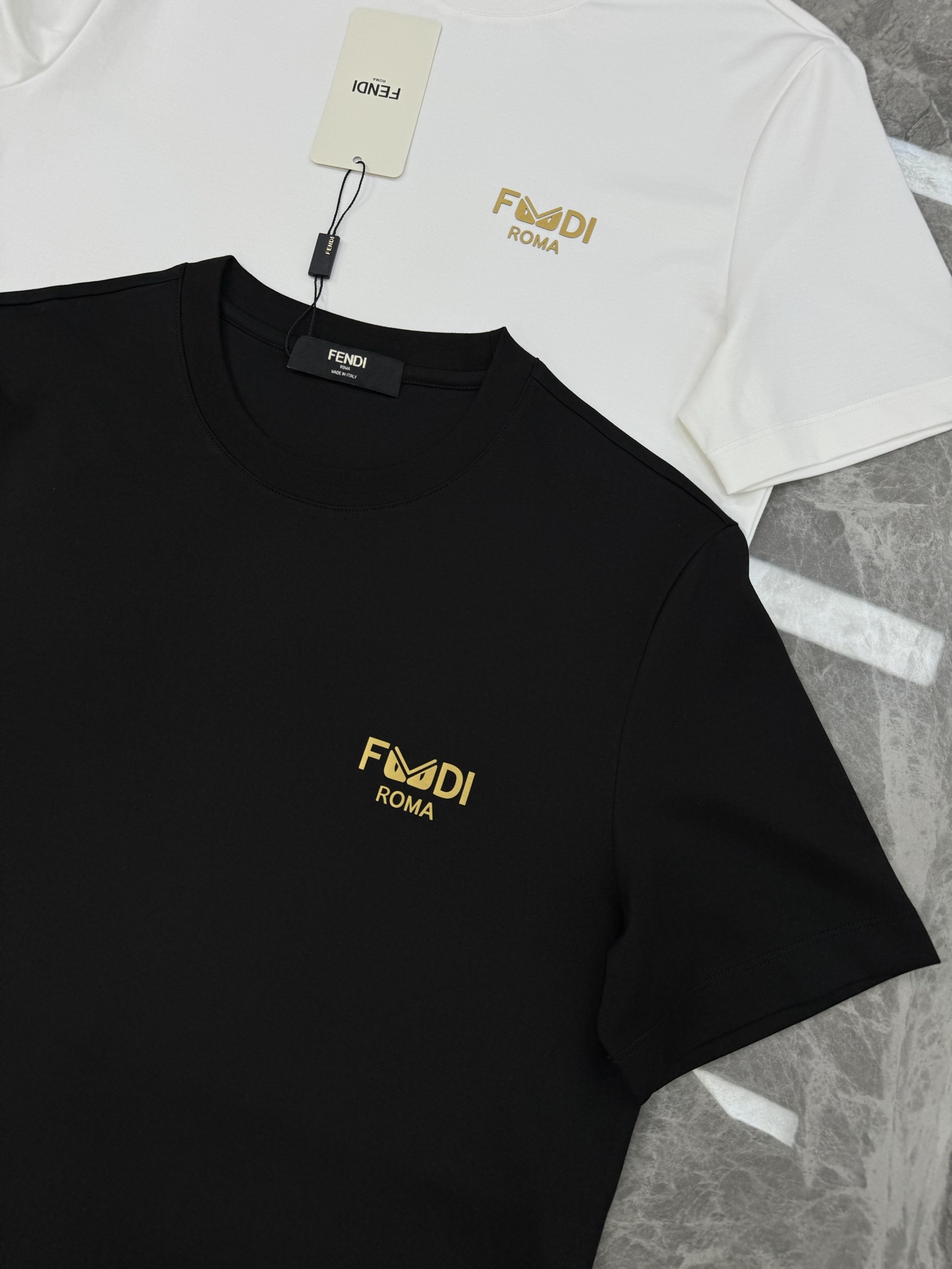 T恤FEND*I芬迪25春夏新款圆领短袖.经典FD小怪兽.高版本推荐～干净简单款式.胸前FEN DI字母