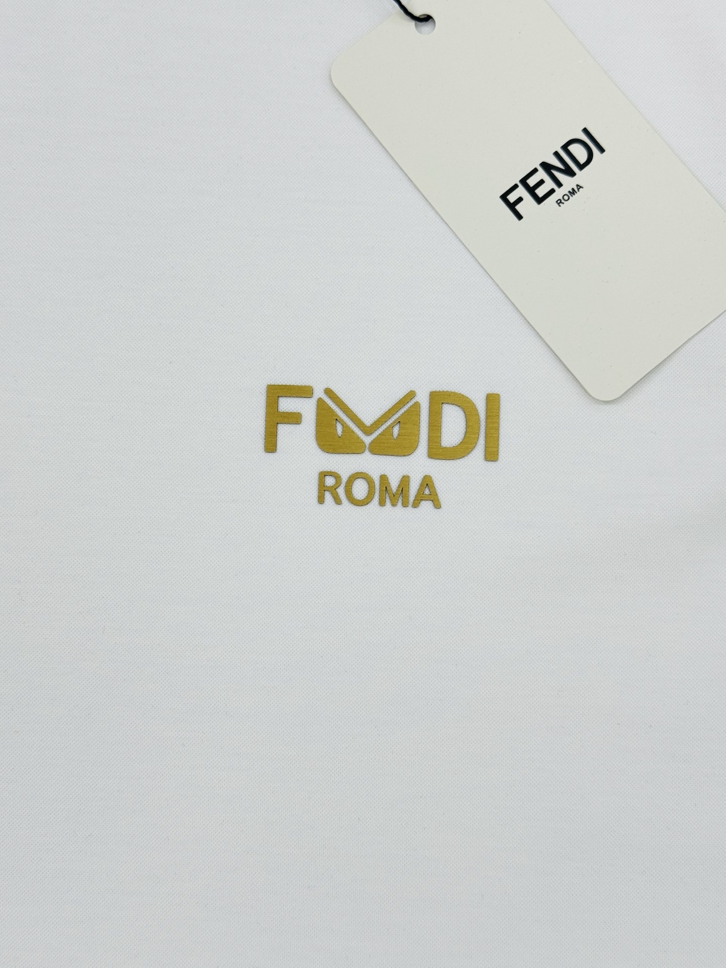 T恤FEND*I芬迪25春夏新款圆领短袖.经典FD小怪兽.高版本推荐～干净简单款式.胸前FEN DI字母