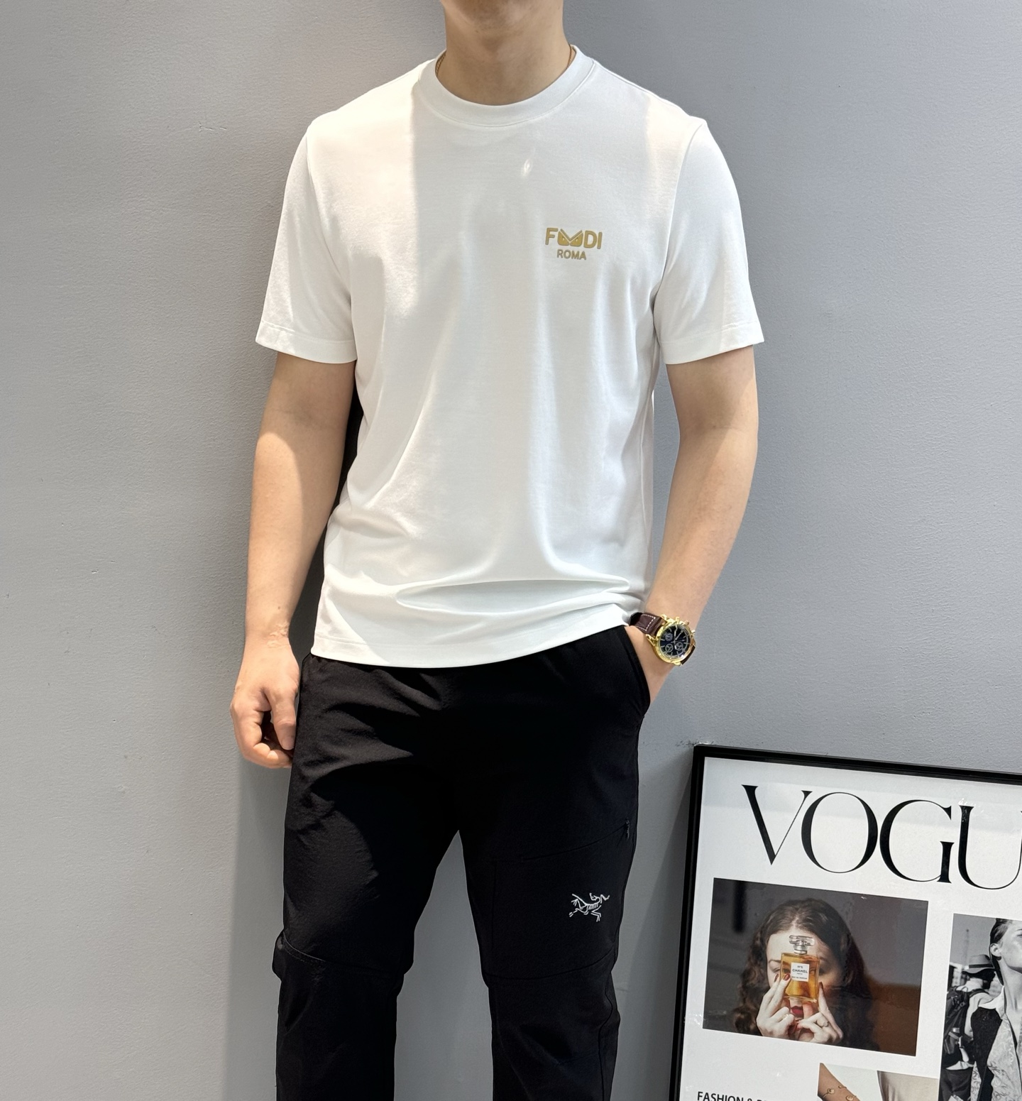 T恤FEND*I芬迪25春夏新款圆领短袖.经典FD小怪兽.高版本推荐～干净简单款式.胸前FEN DI字母