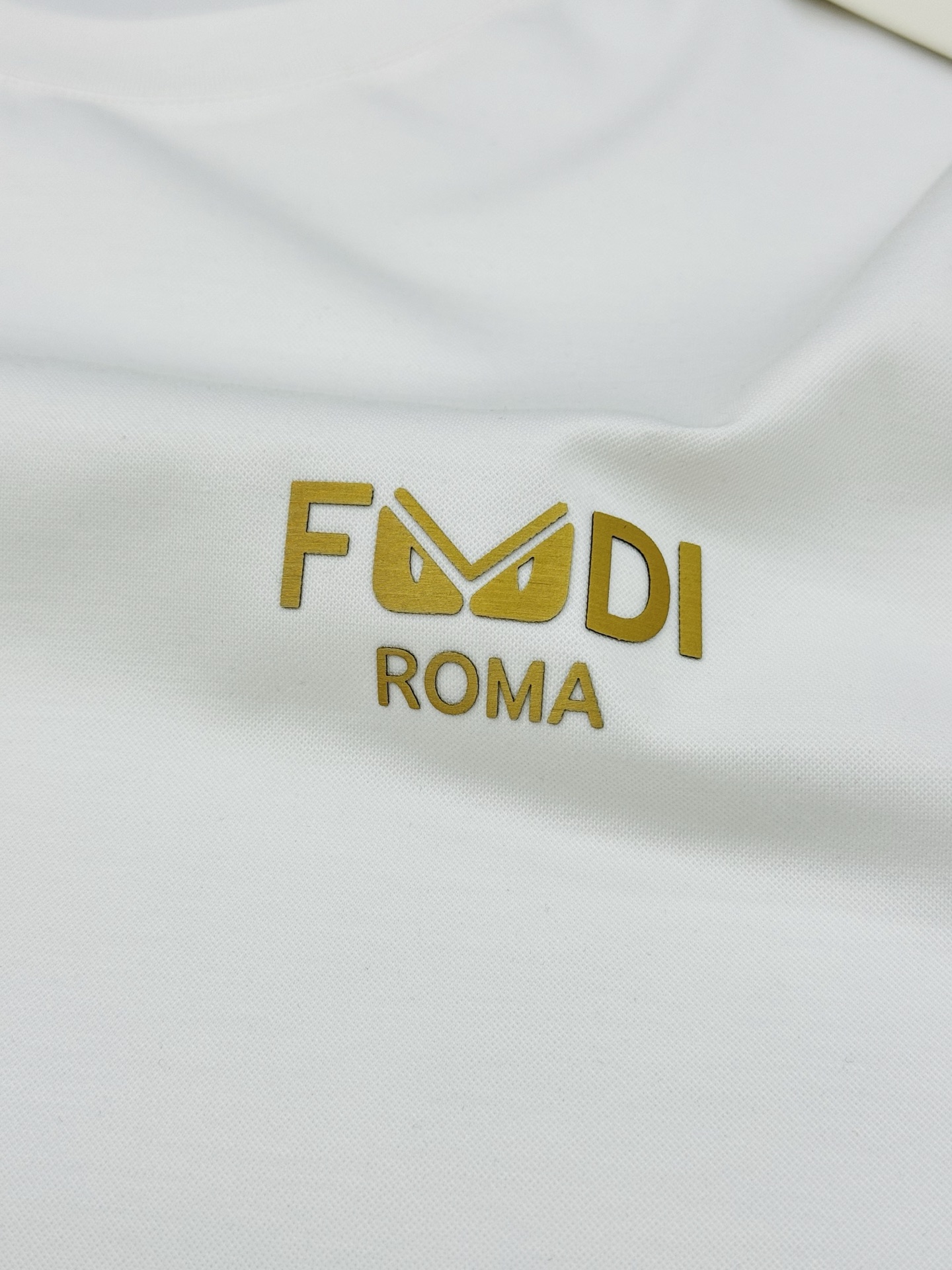 T恤FEND*I芬迪25春夏新款圆领短袖.经典FD小怪兽.高版本推荐～干净简单款式.胸前FEN DI字母