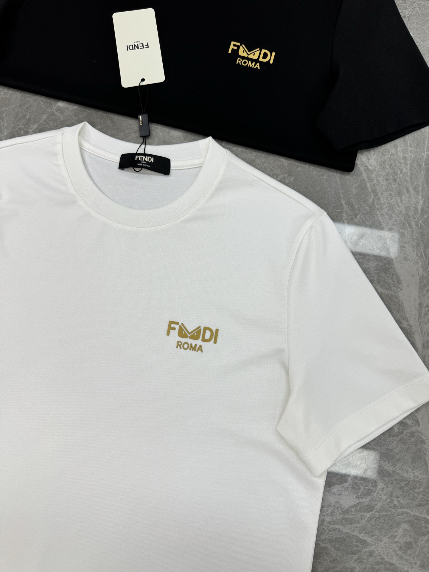 T恤FEND*I芬迪25春夏新款圆领短袖.经典FD小怪兽.高版本推荐～干净简单款式.胸前FEN DI字母