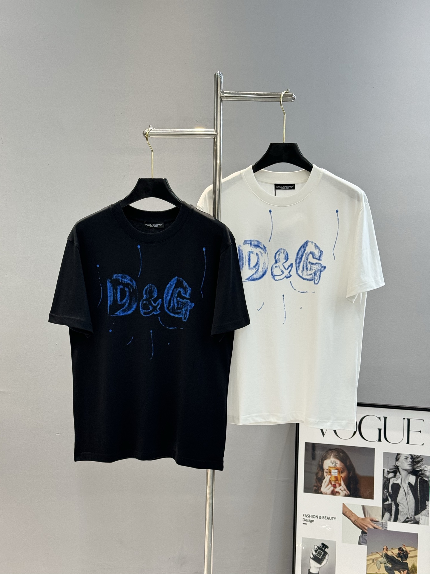 
D&G*杜嘉-班纳25s新款圆领T恤.男女同款！新品推荐.高端字母数码印花精致细腻，品牌字母图形经典呈