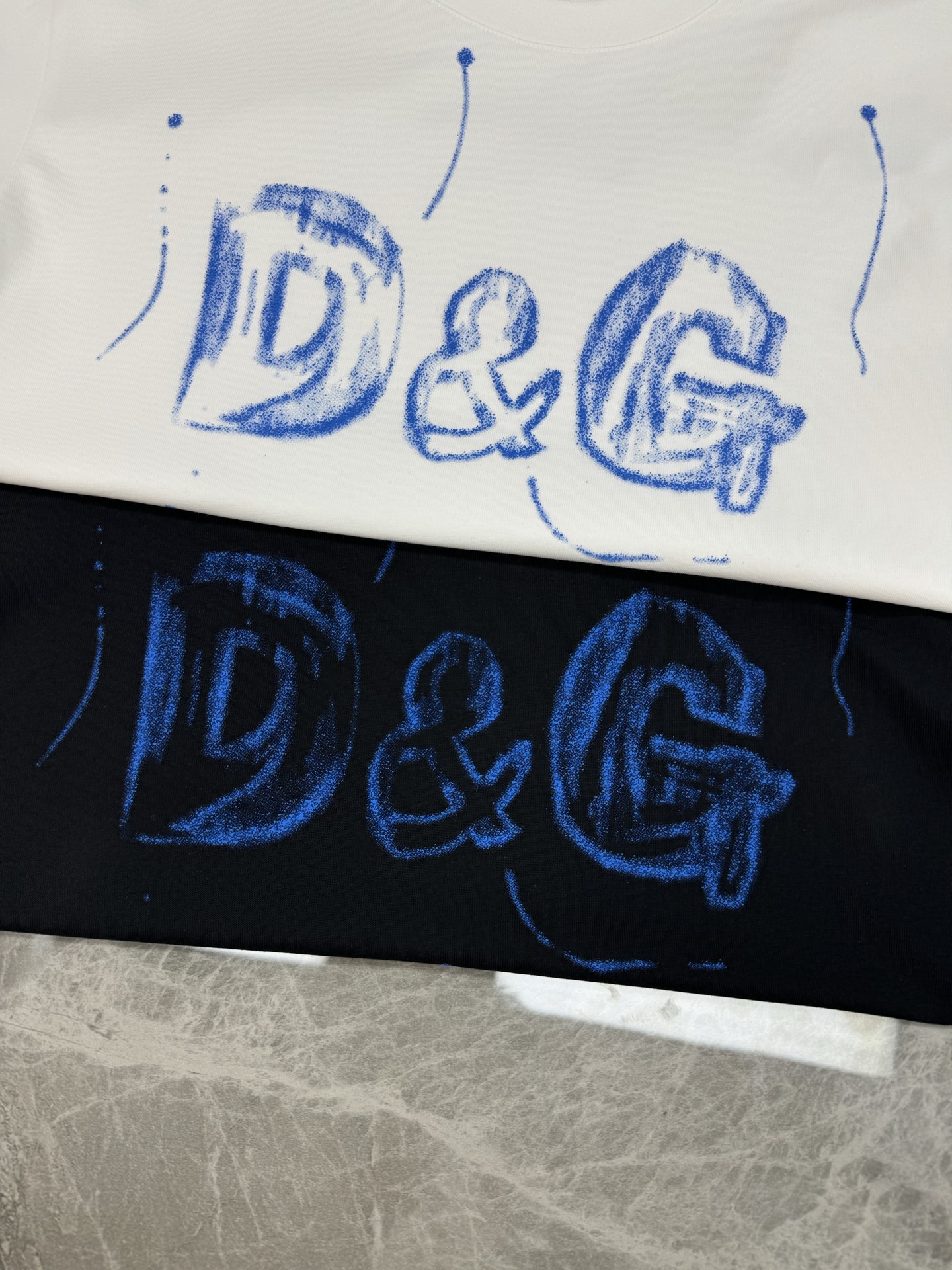 
D&G*杜嘉-班纳25s新款圆领T恤.男女同款！新品推荐.高端字母数码印花精致细腻，品牌字母图形经典呈