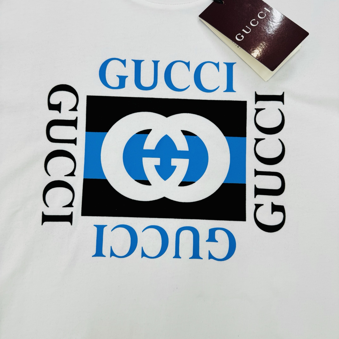 
        GUCC*潮牌25s新款圆领T恤.男女同款～潮人必备！胸前定制品牌图形烫画工艺.色彩减
