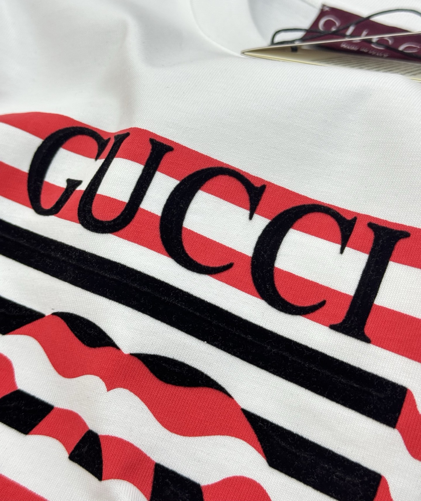 
        Gucci*古齐2025航海系列.男女同款！专柜同步！胸前采用条纹印花配gucci经典
