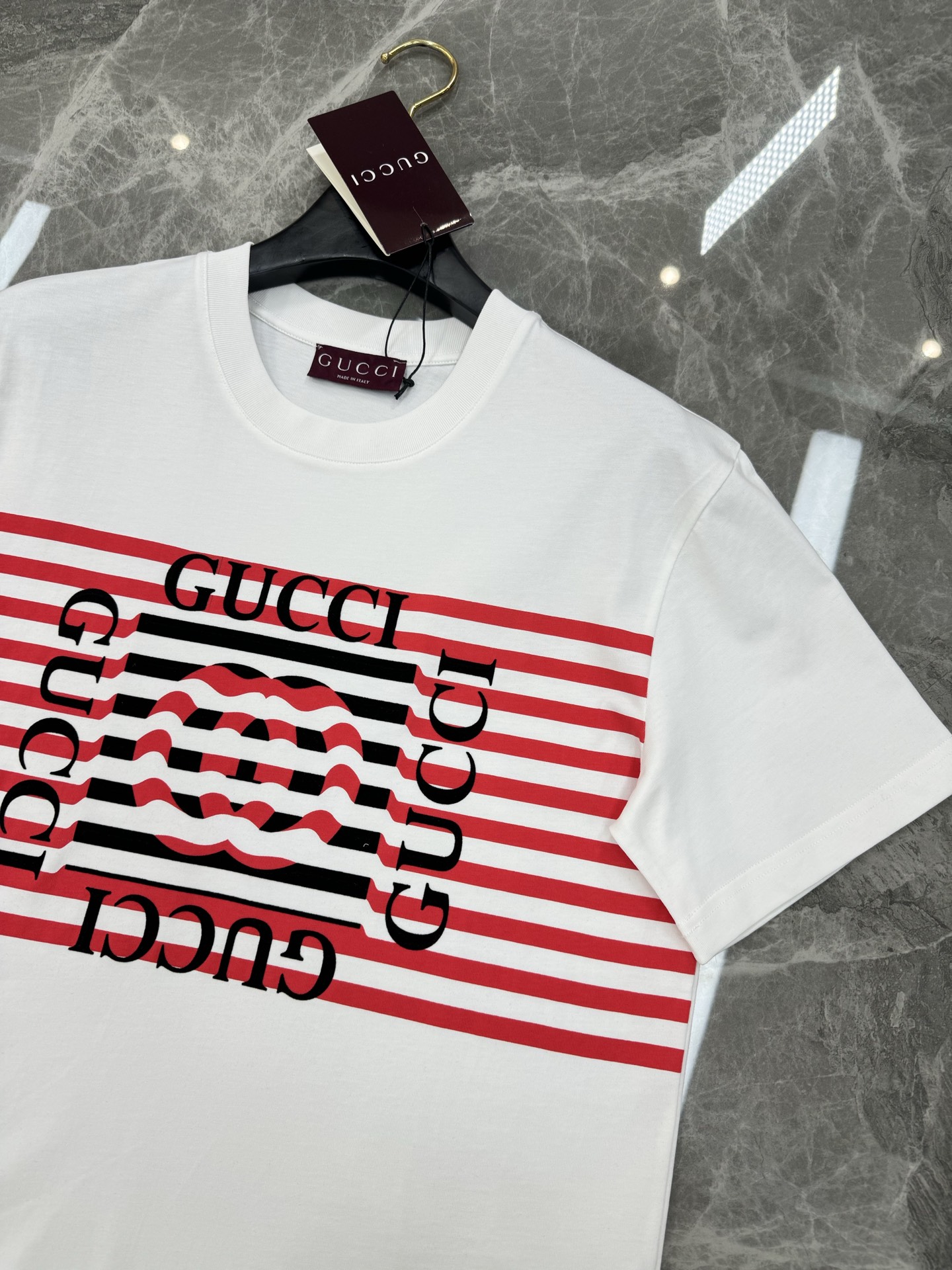
        Gucci*古齐2025航海系列.男女同款！专柜同步！胸前采用条纹印花配gucci经典