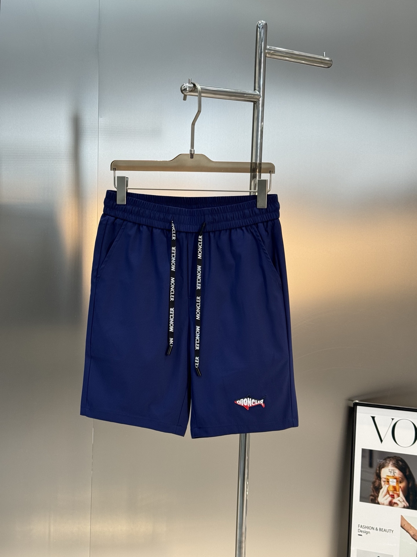 Moncler蒙口新款25s五分短裤！冰爽舒适.品牌LoGO鱼形绣花标识.经典字母搭配.后口袋小帽子章仔