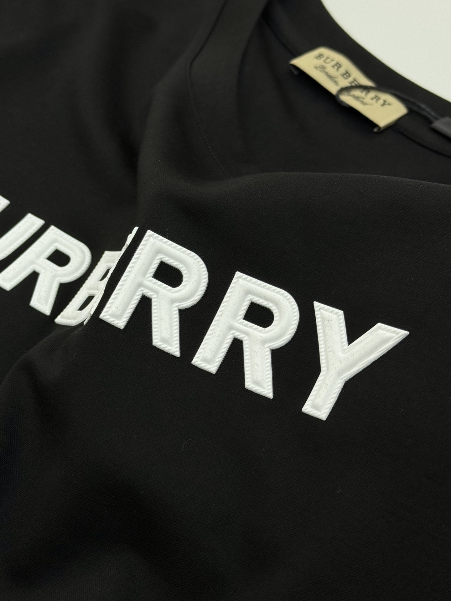 BBR*巴宝-莉25s新款丝光棉T恤.春夏来袭～轻熟男最爱款式！非常都市风～胸口简单logo字母设计.3