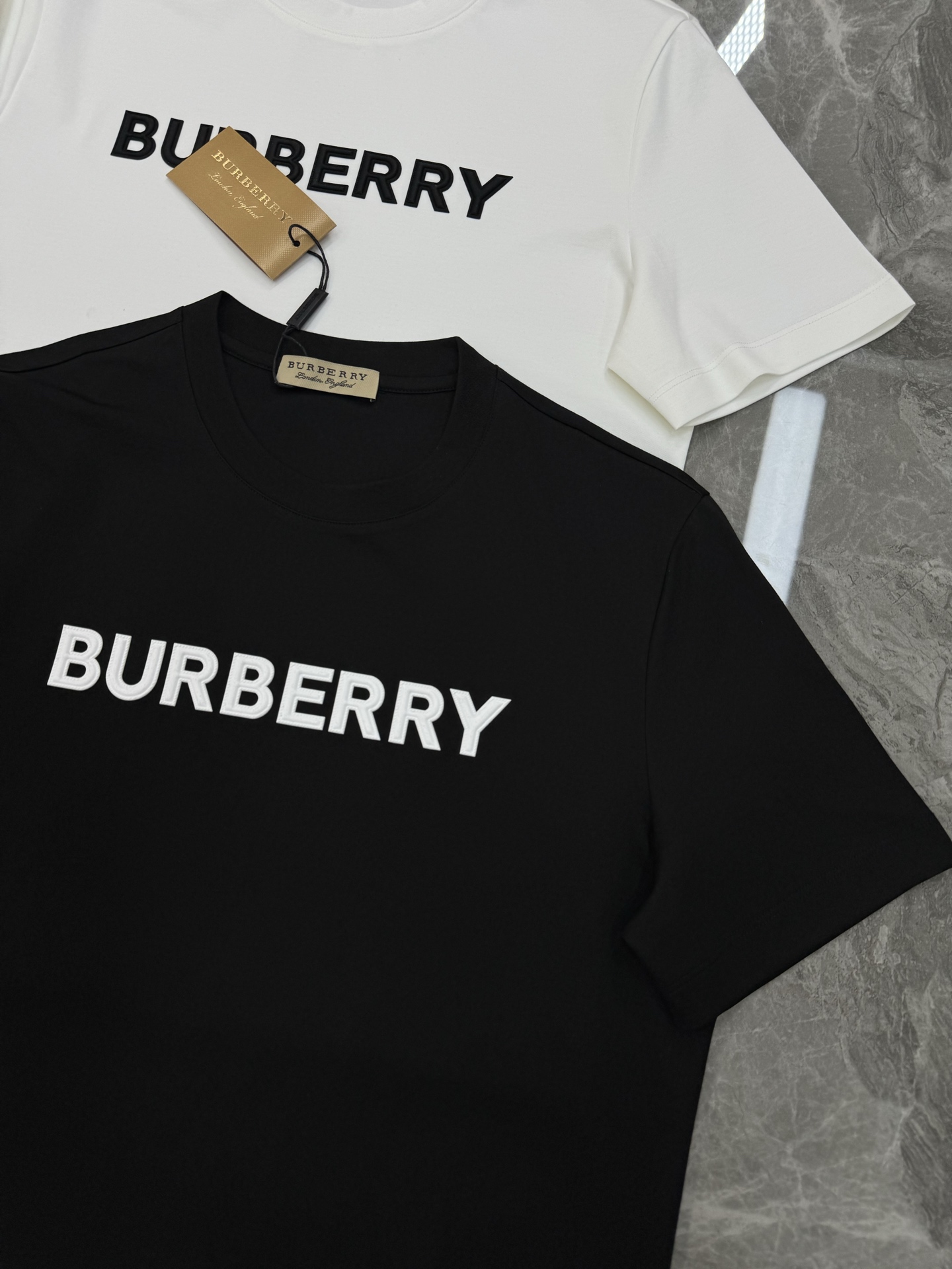 BBR*巴宝-莉25s新款丝光棉T恤.春夏来袭～轻熟男最爱款式！非常都市风～胸口简单logo字母设计.3