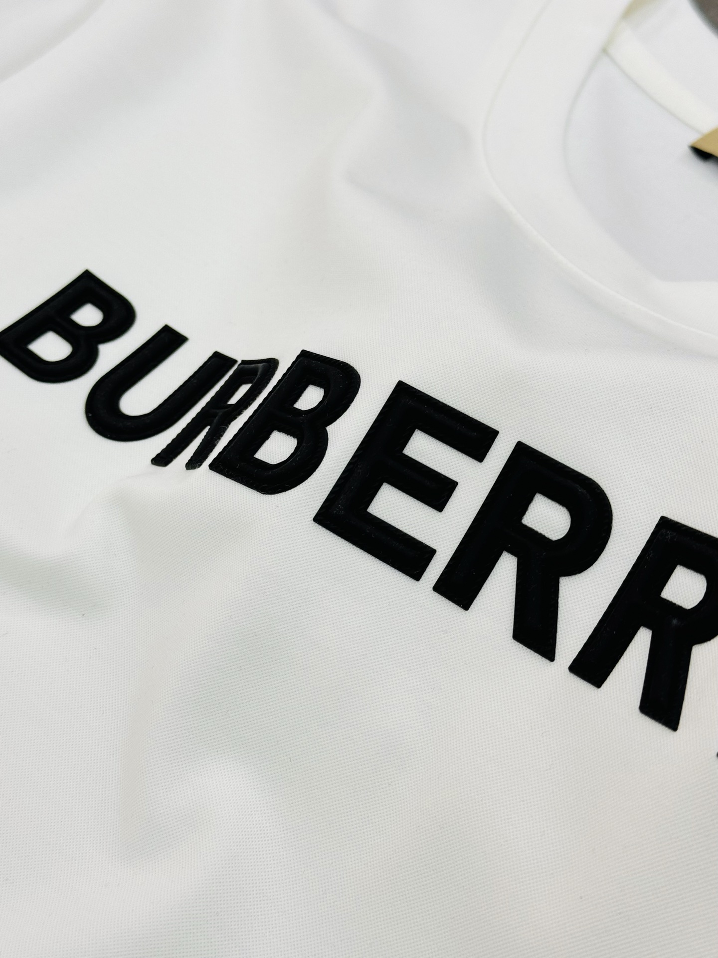 BBR*巴宝-莉25s新款丝光棉T恤.春夏来袭～轻熟男最爱款式！非常都市风～胸口简单logo字母设计.3