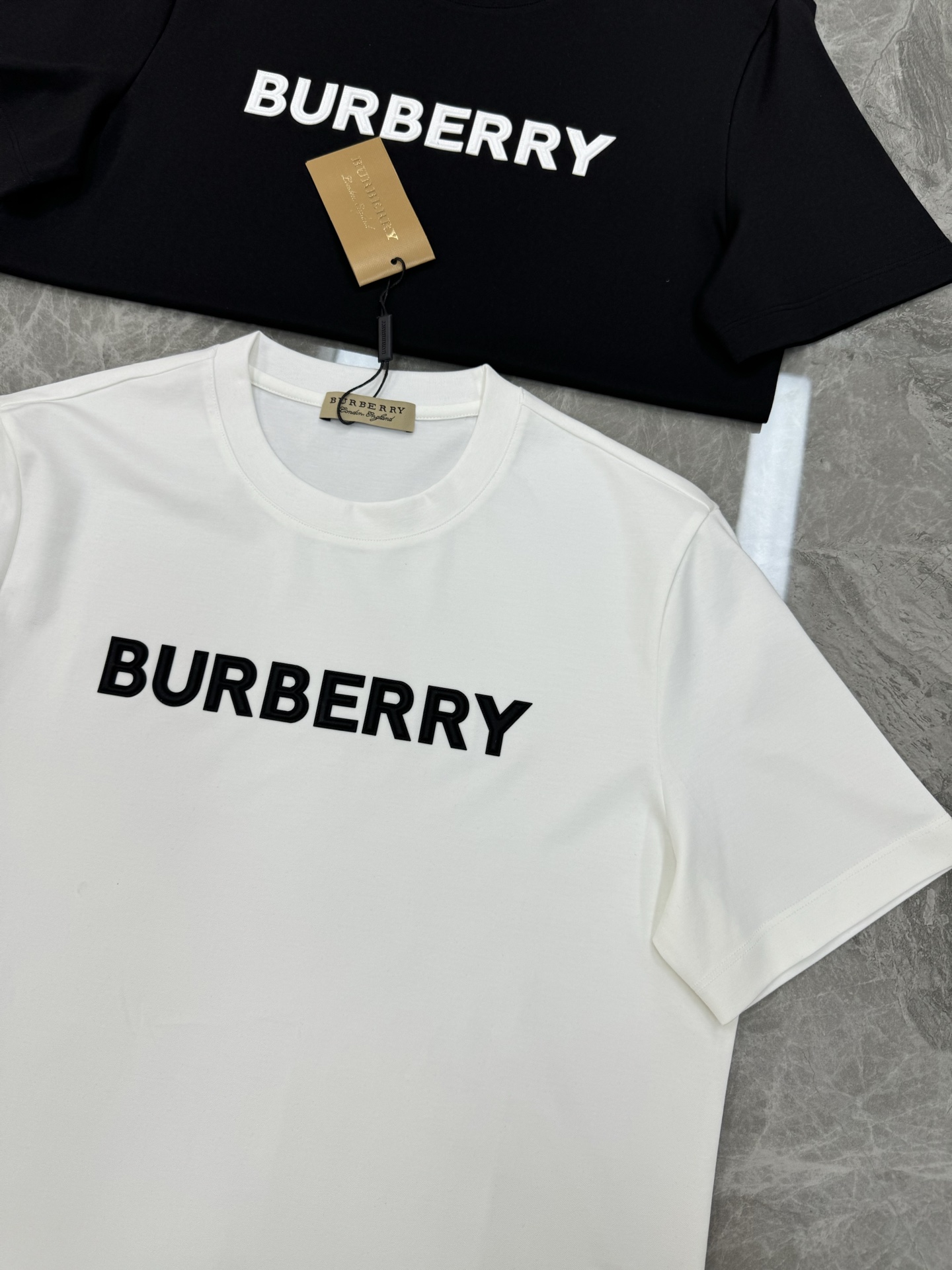 BBR*巴宝-莉25s新款丝光棉T恤.春夏来袭～轻熟男最爱款式！非常都市风～胸口简单logo字母设计.3