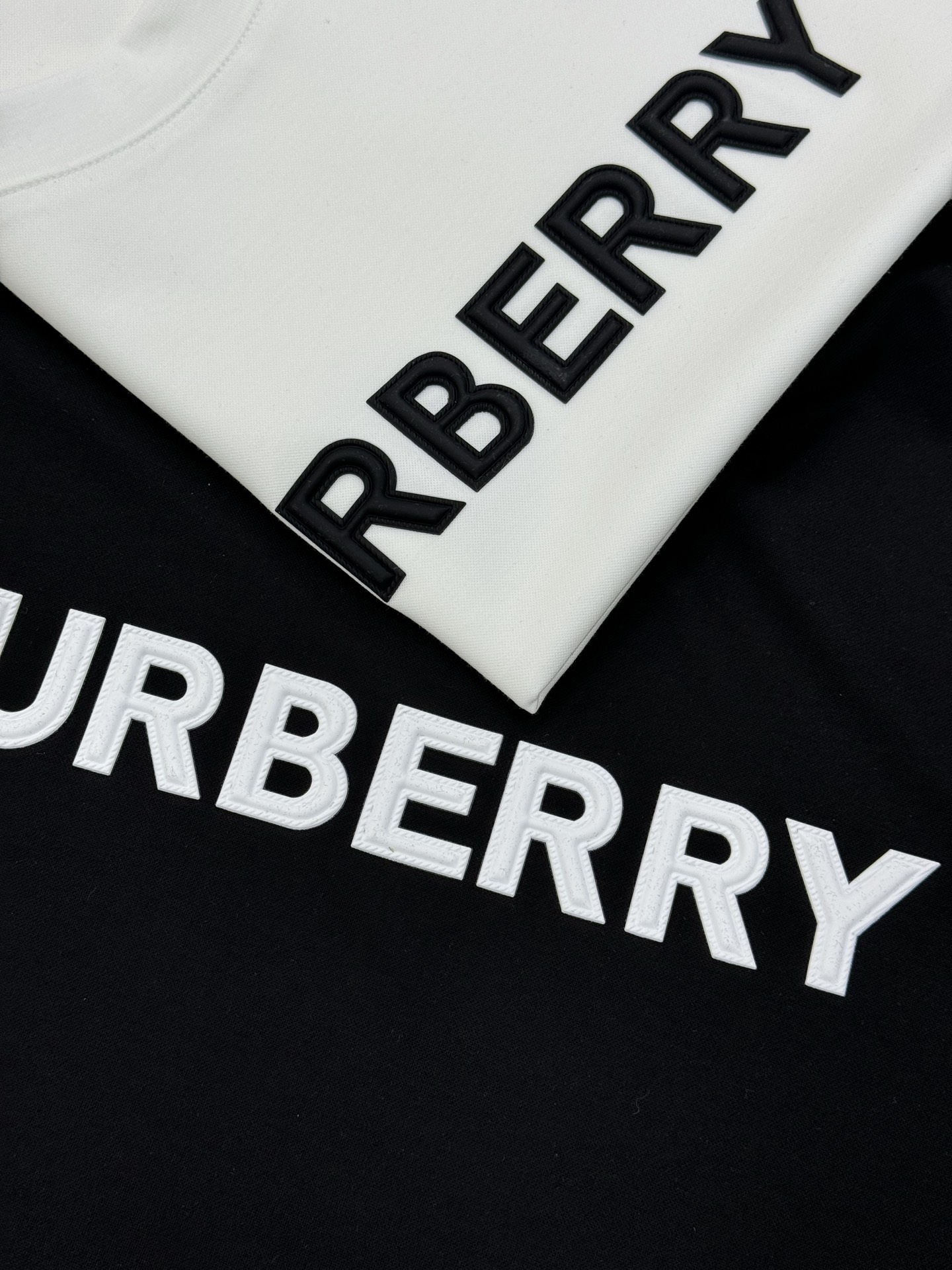 BBR*巴宝-莉25s新款丝光棉T恤.春夏来袭～轻熟男最爱款式！非常都市风～胸口简单logo字母设计.3