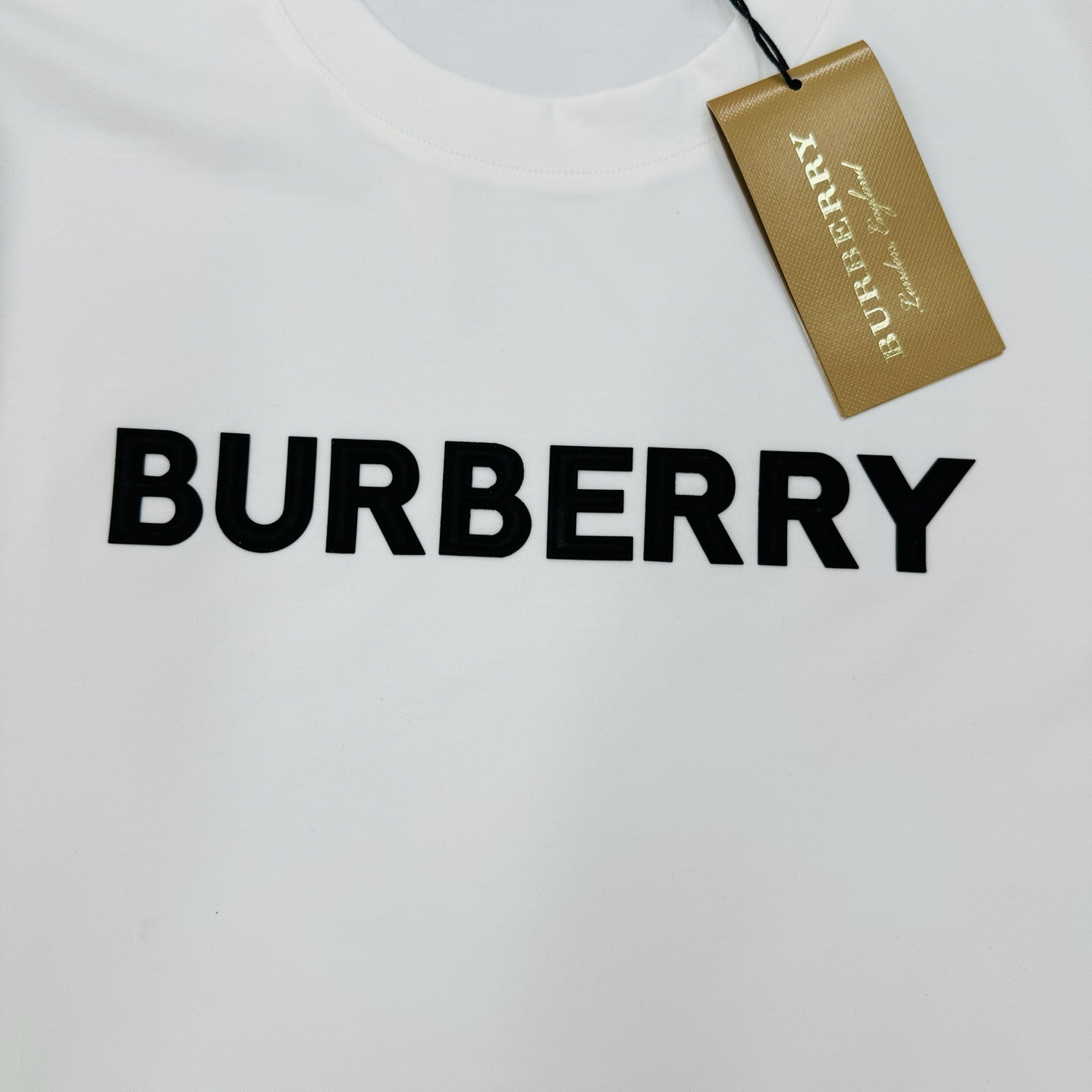 BBR*巴宝-莉25s新款丝光棉T恤.春夏来袭～轻熟男最爱款式！非常都市风～胸口简单logo字母设计.3