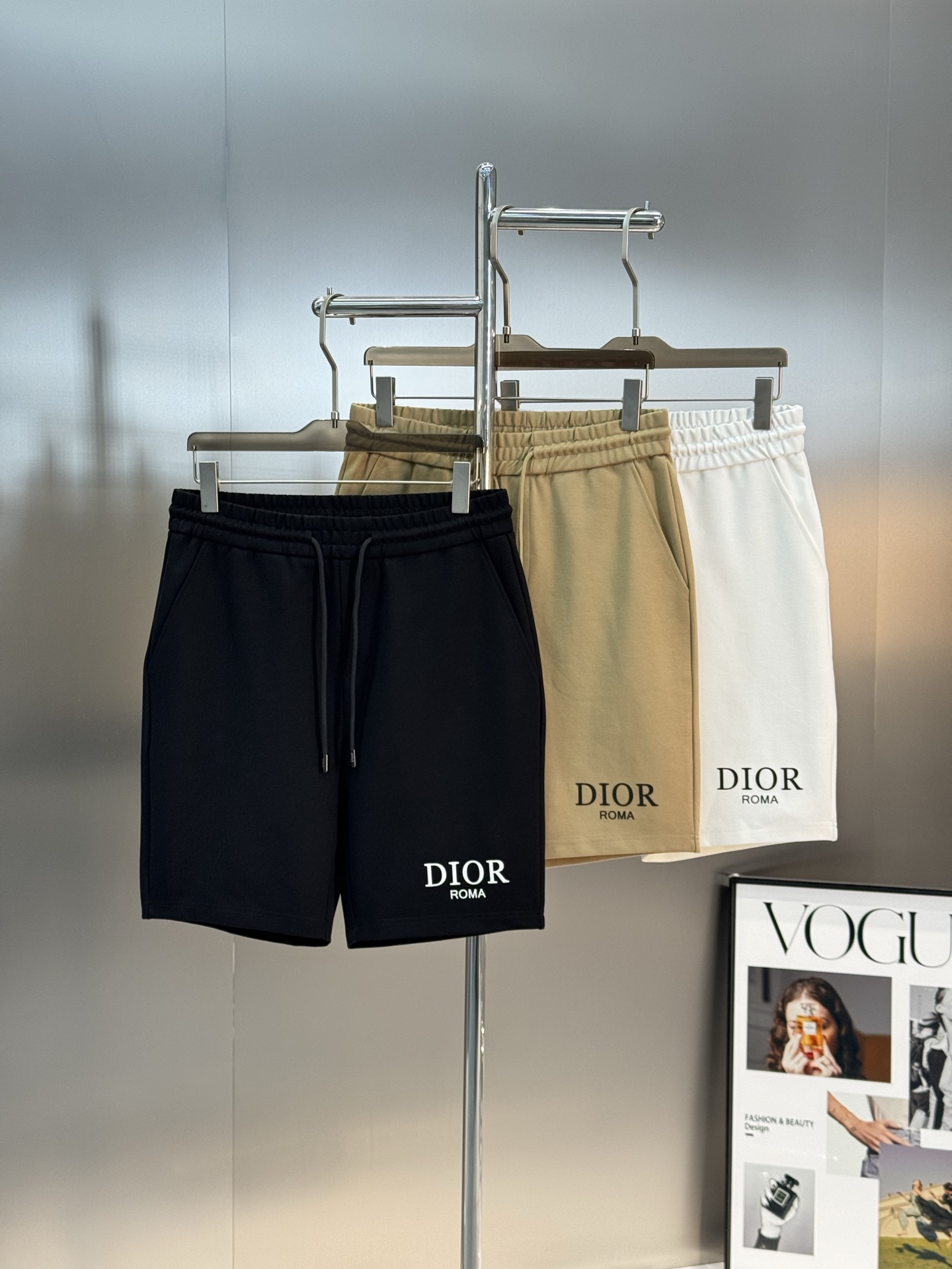 Dio*r迪-奥25s新款五分短裤.经典品牌字母基础款烫画设计.定制高端锦棉面料.面料品质高级舒适.质感